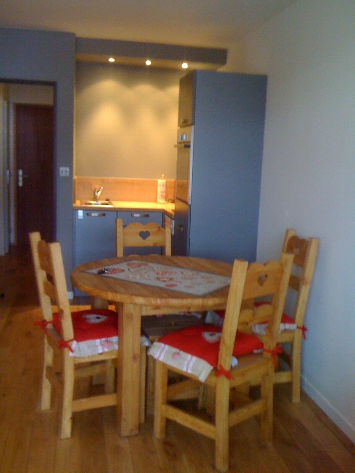 STUDIO 3rd floor elevator beautiful view of the south facing slopes