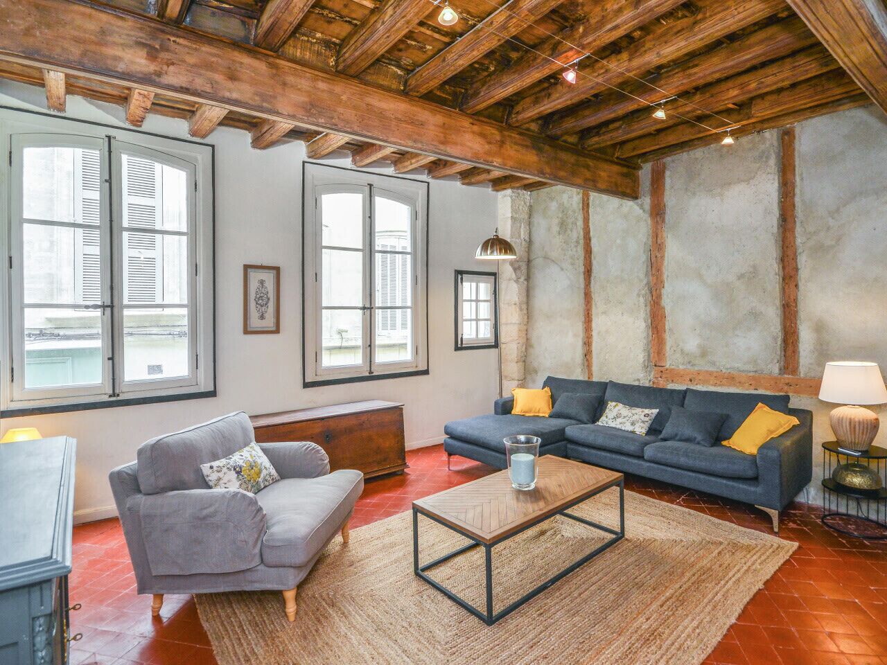 Charming 2br with AC a stone's throw from Les Halles d'Avignon – Welkeys