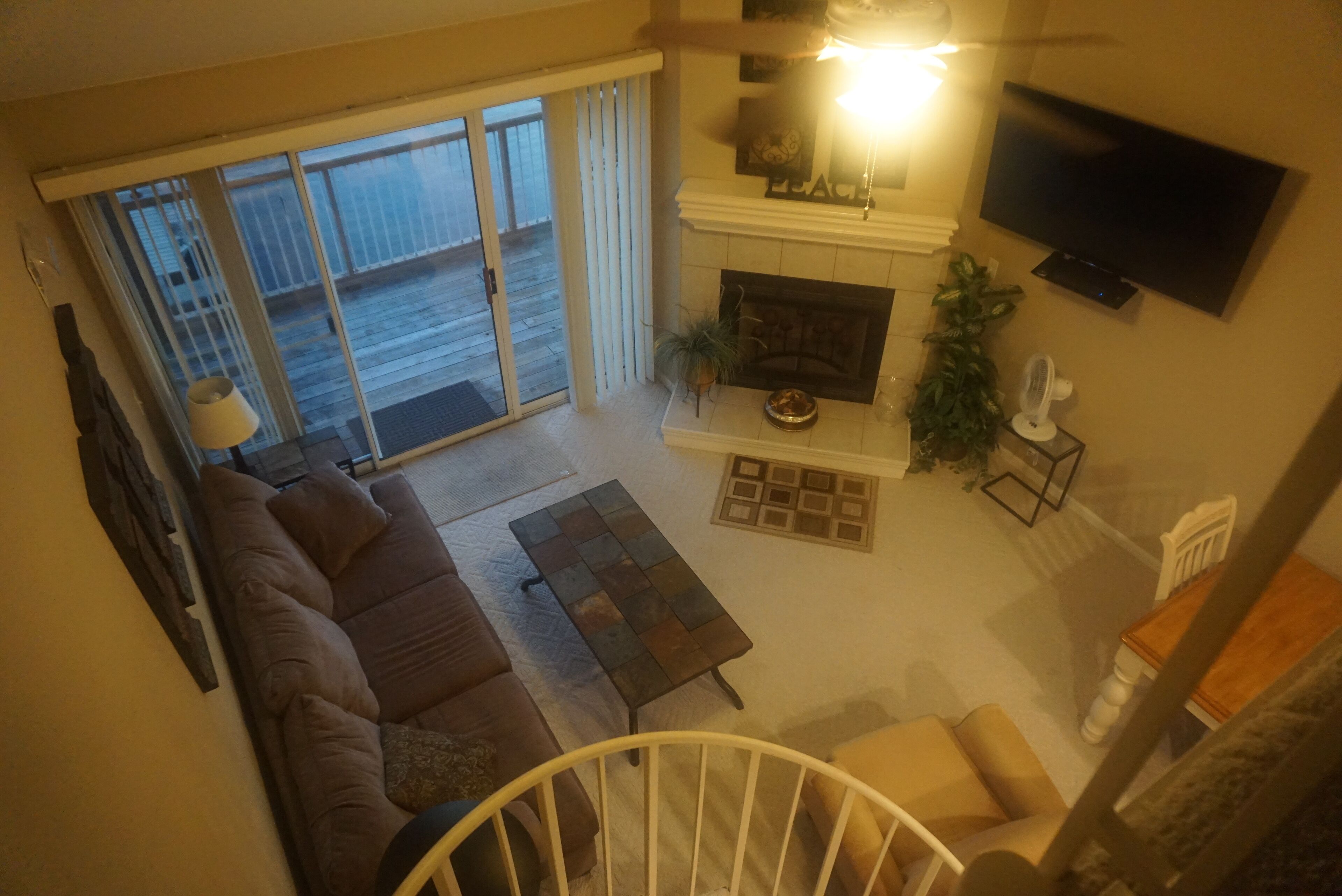 4 bedroom, 3 bath loft Condo, sleeps 12.  MM 20.5 Heart of the Lake.  