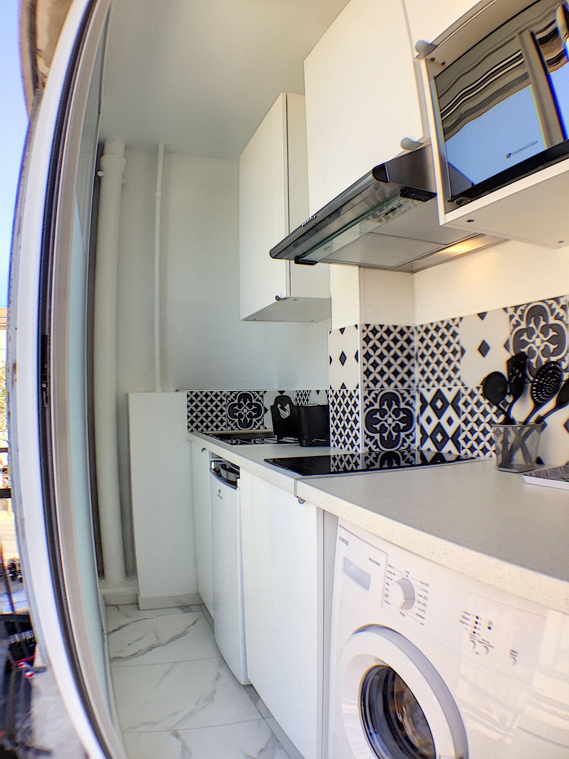 Marseille, Old Port, Spacious Studio 13001