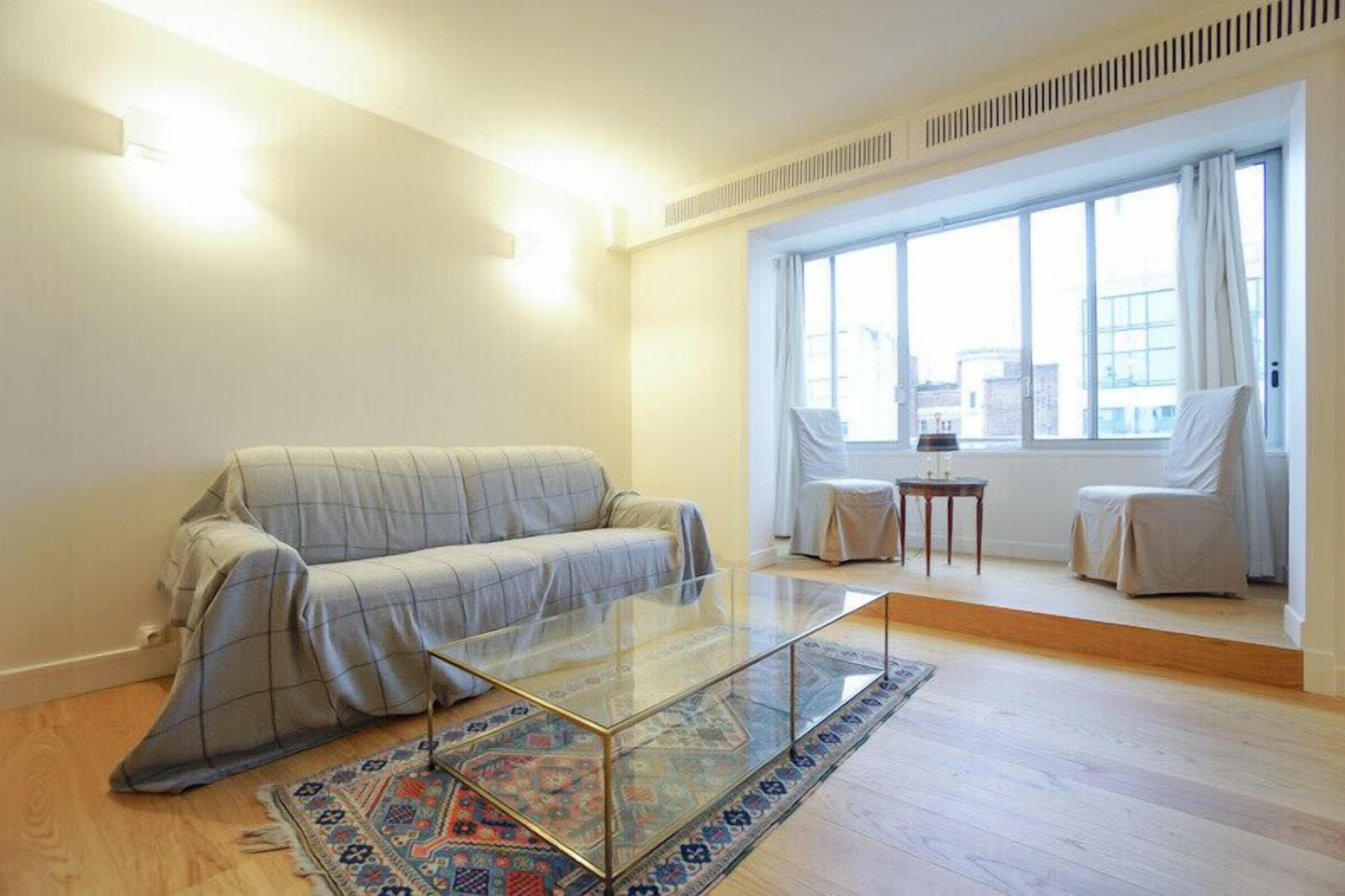 Beautiful Apartment In Levallois