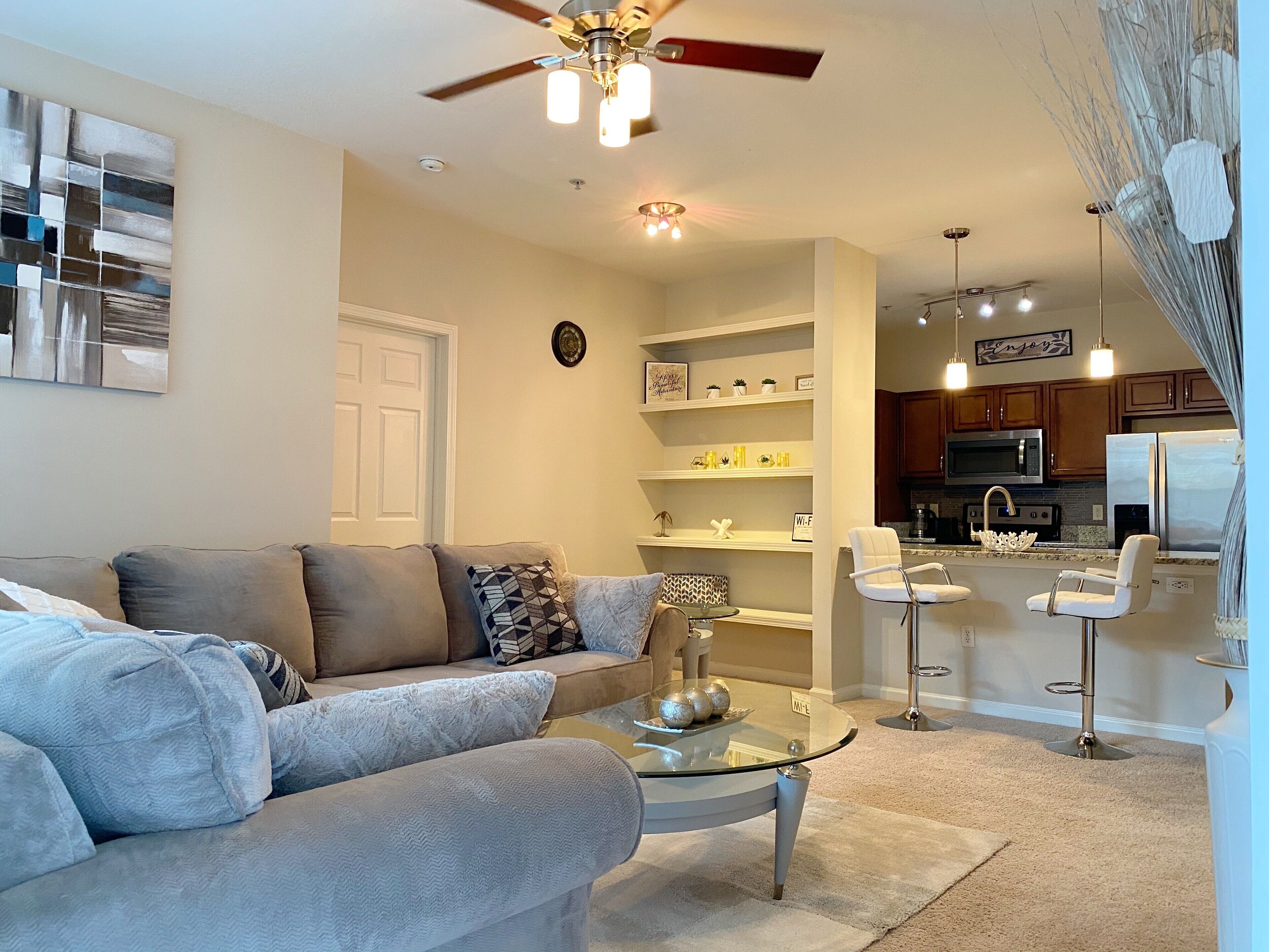 Amazing Buckhead 2bd/2ba Apartment with parking.