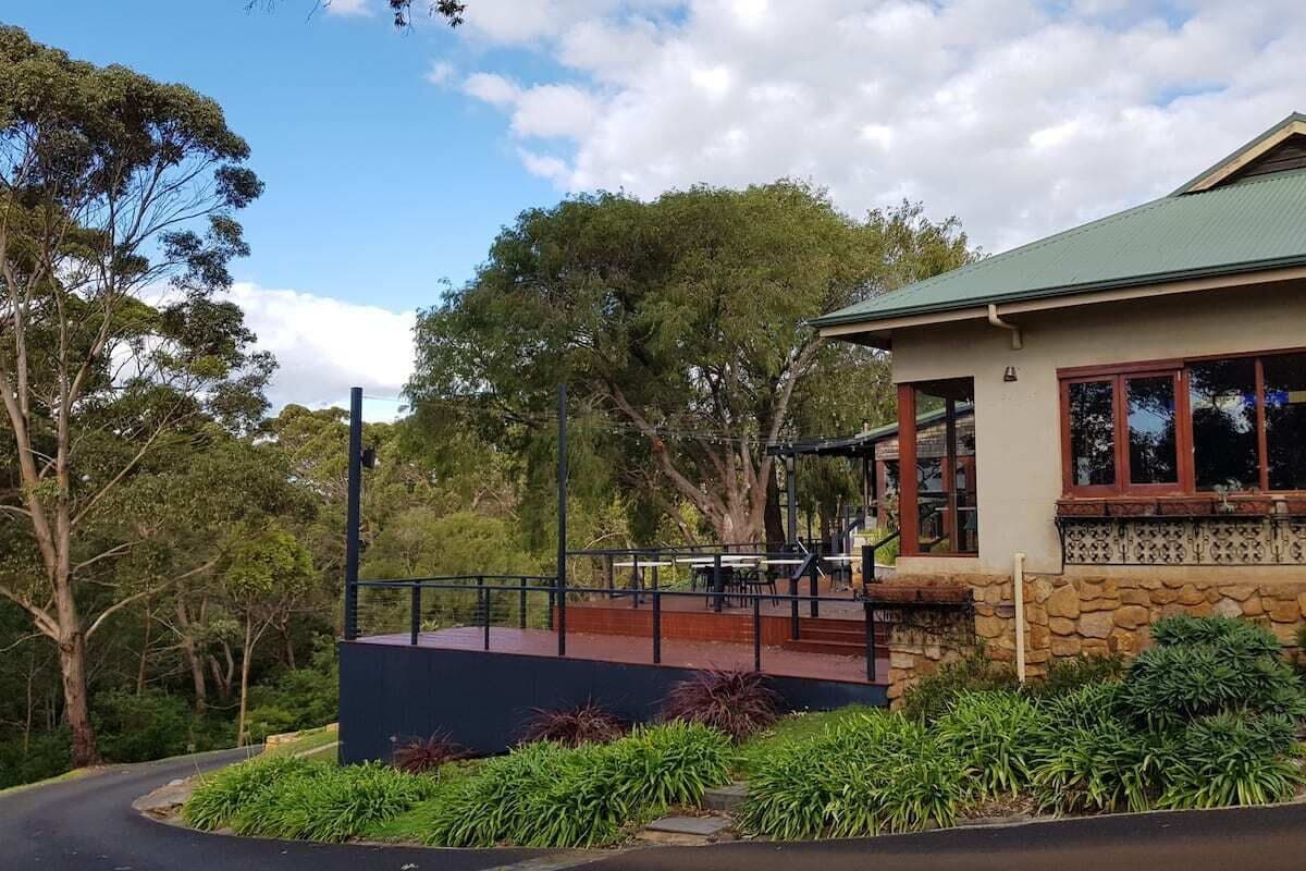 Cozy Vacation Accommodation - King Studio with a Spa bath & Private Balcony 