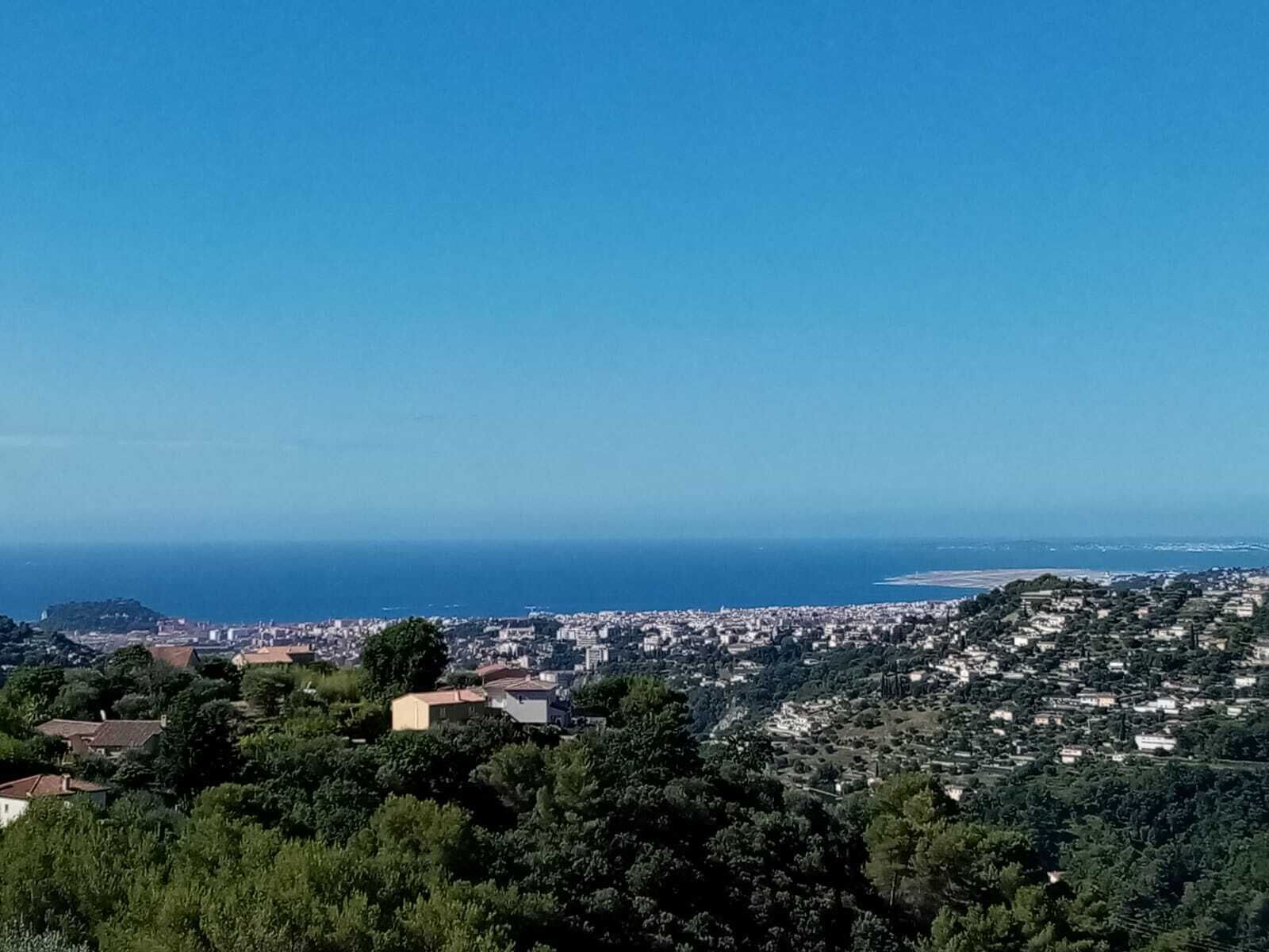 3-room apartment in a villa with sea view on the hills 15 mins from Nice