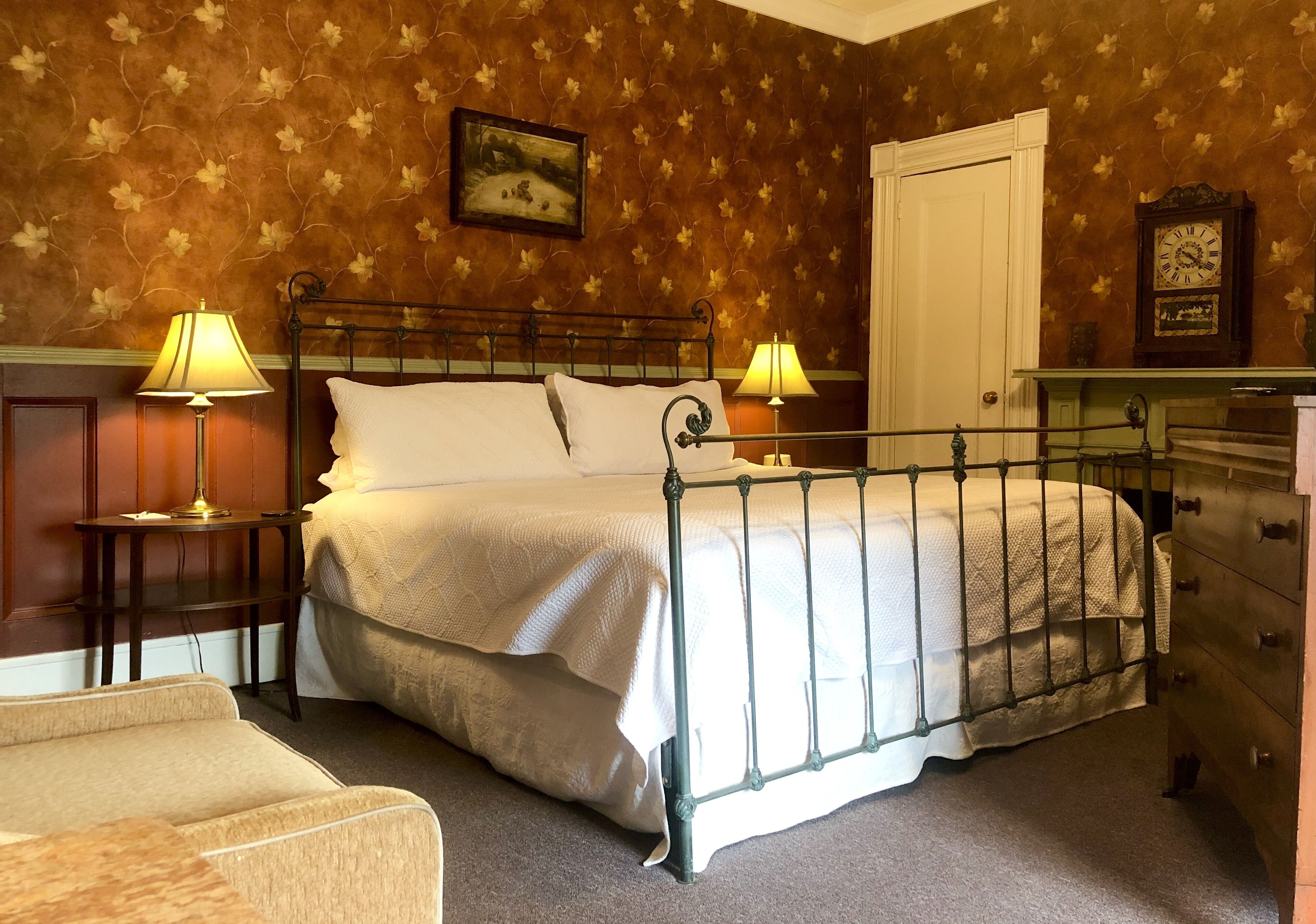 1830s Historic Inn Ithaca NY, Room 8