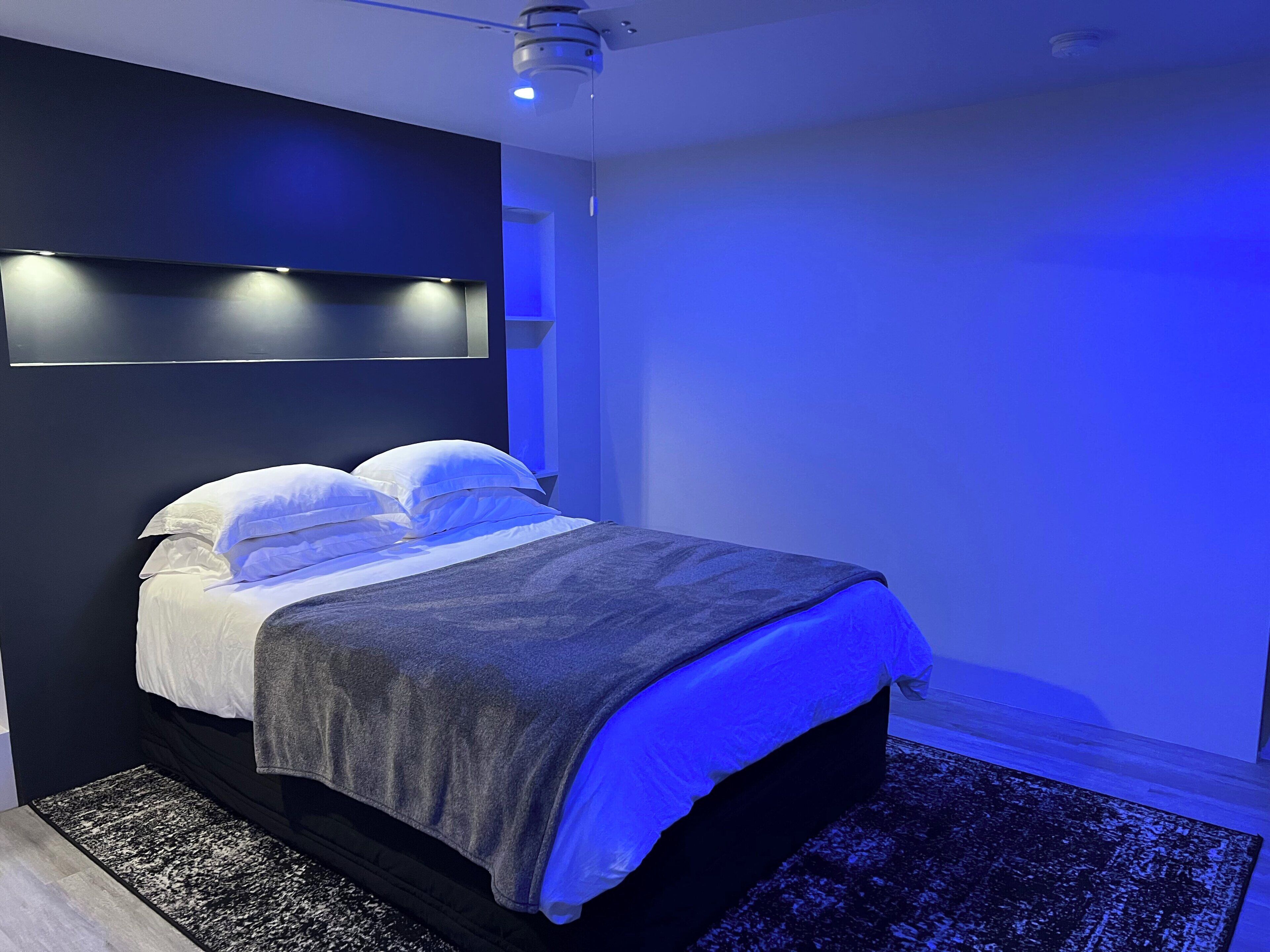 Modern Studio, Private Outdoor Space NYC View! Beautiful Kitchenette W/D