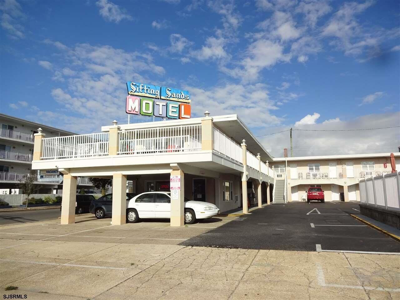 2 Blocks from the Beach, Boardwalk and Shopping! 1 BR - Sleeps 5-6