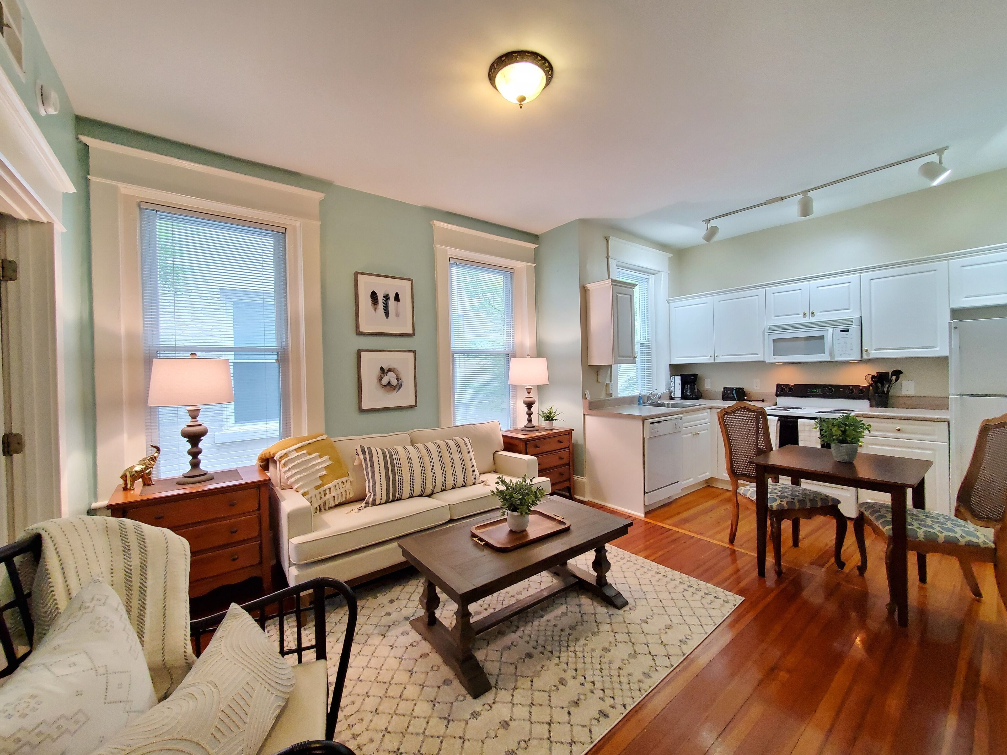 Historic Urban Downtown 1 Bedroom