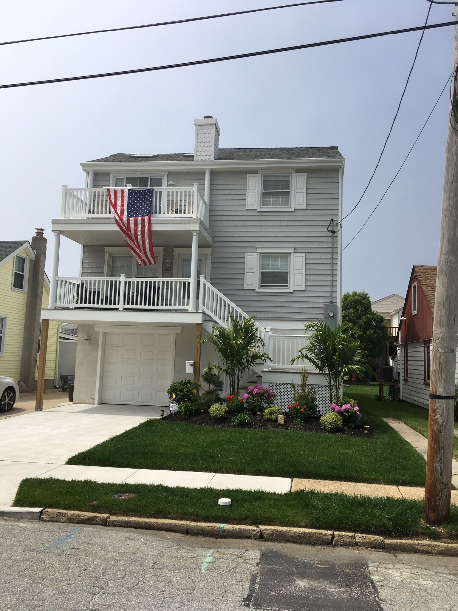 Beach Block Luxury Condo, Steps to pristine beach.
