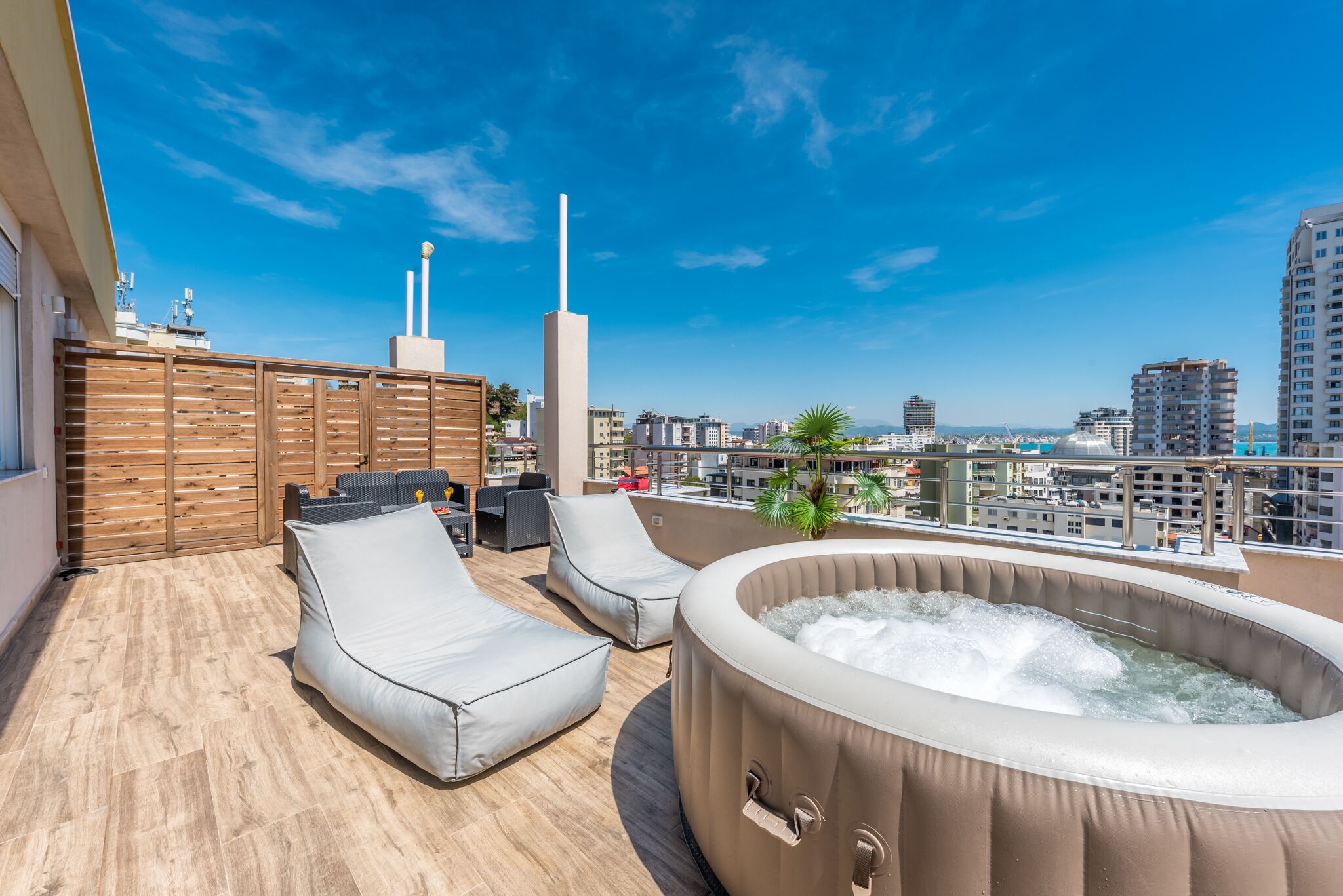 Vollga Apartment|Sea View|Fancy Kitchen