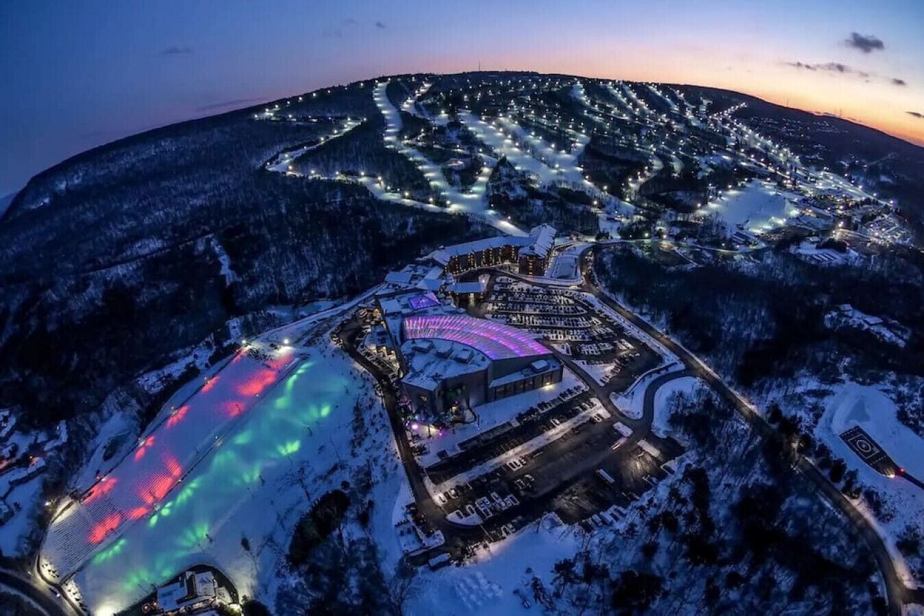 On Camelback Mountain! Ski On/Off! Kids Room!