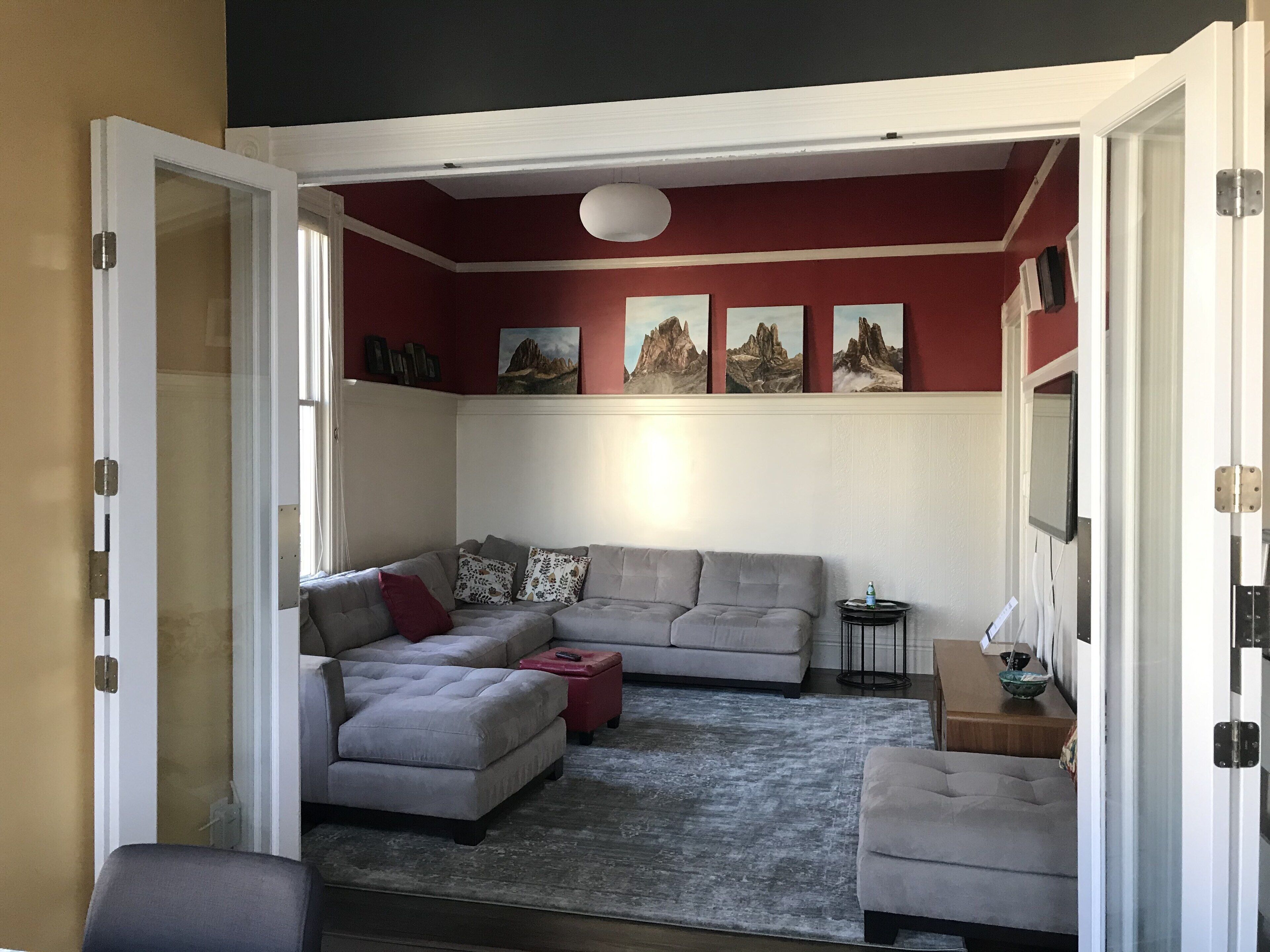 2 bed small office 1 bath Top floor Mission Flat with yard & garage