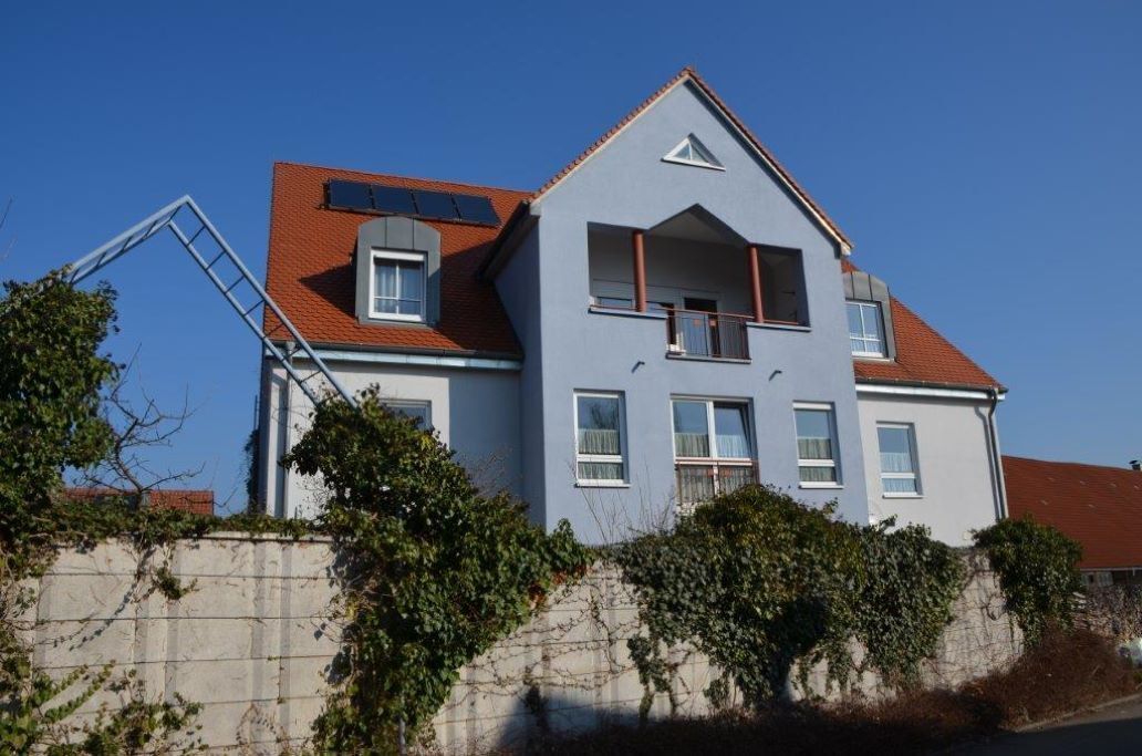 Spacious apartment with a large south-facing balcony