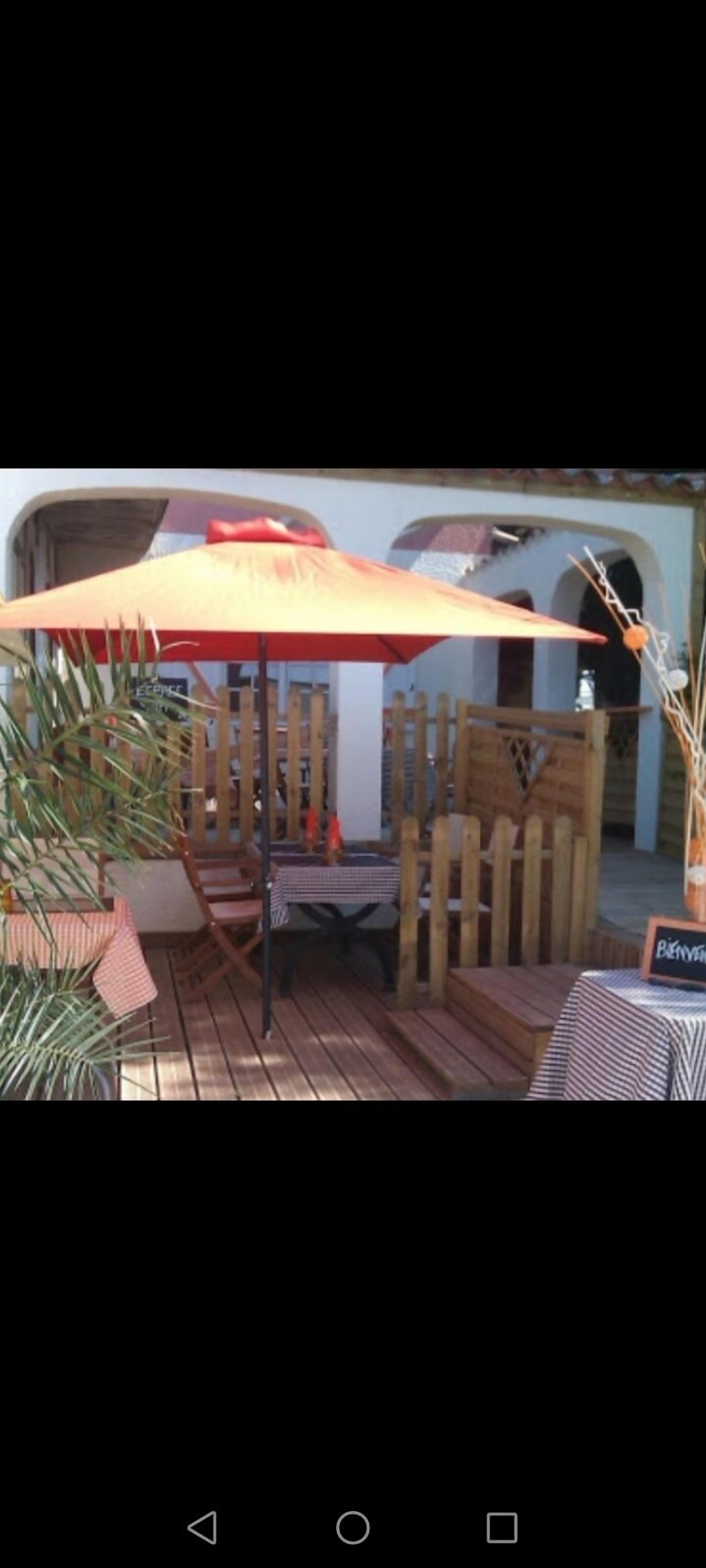 Small studio apartment with Seen on the garden