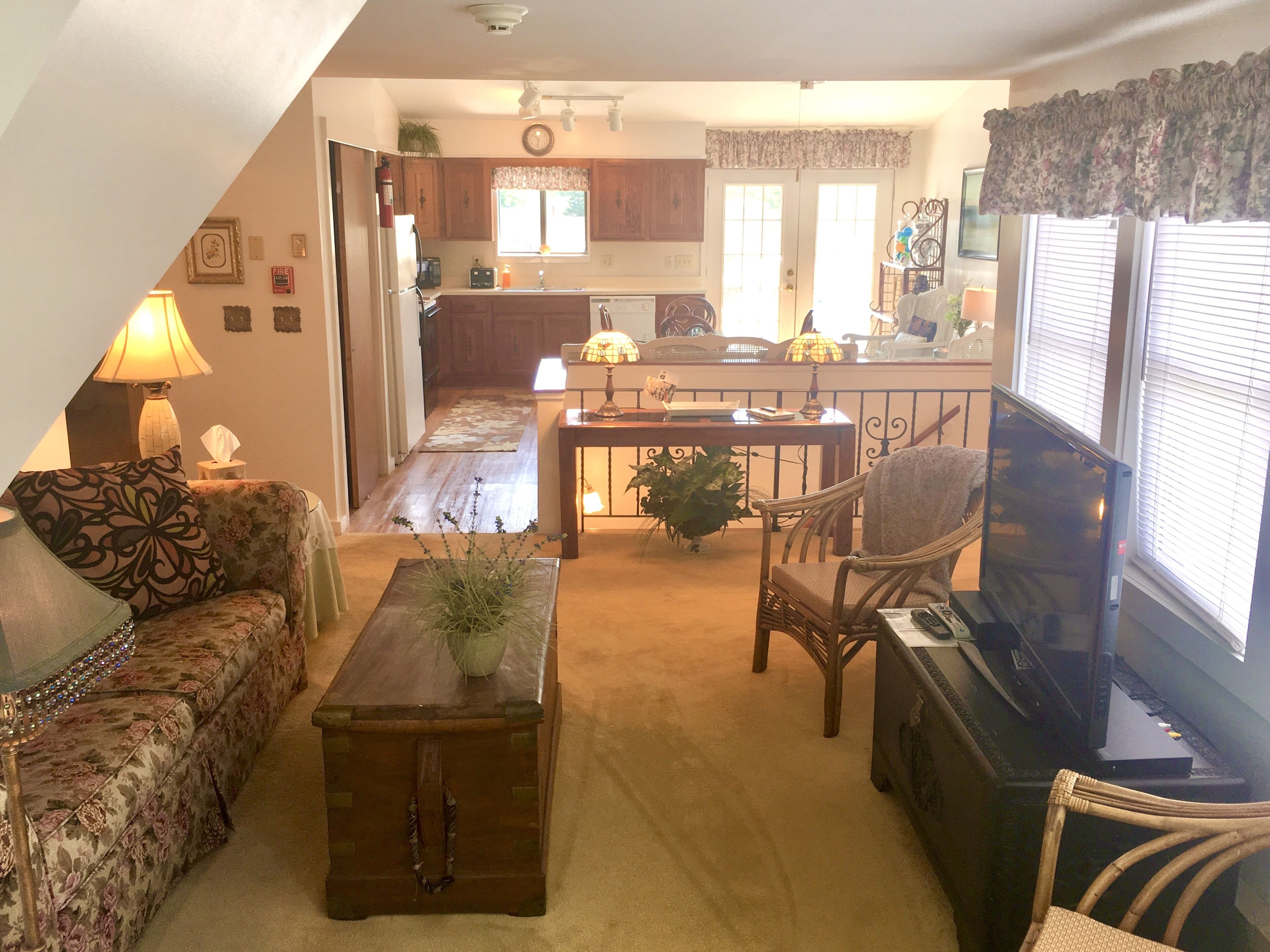 2 bedroom Penthouse with private deck on the Harbor