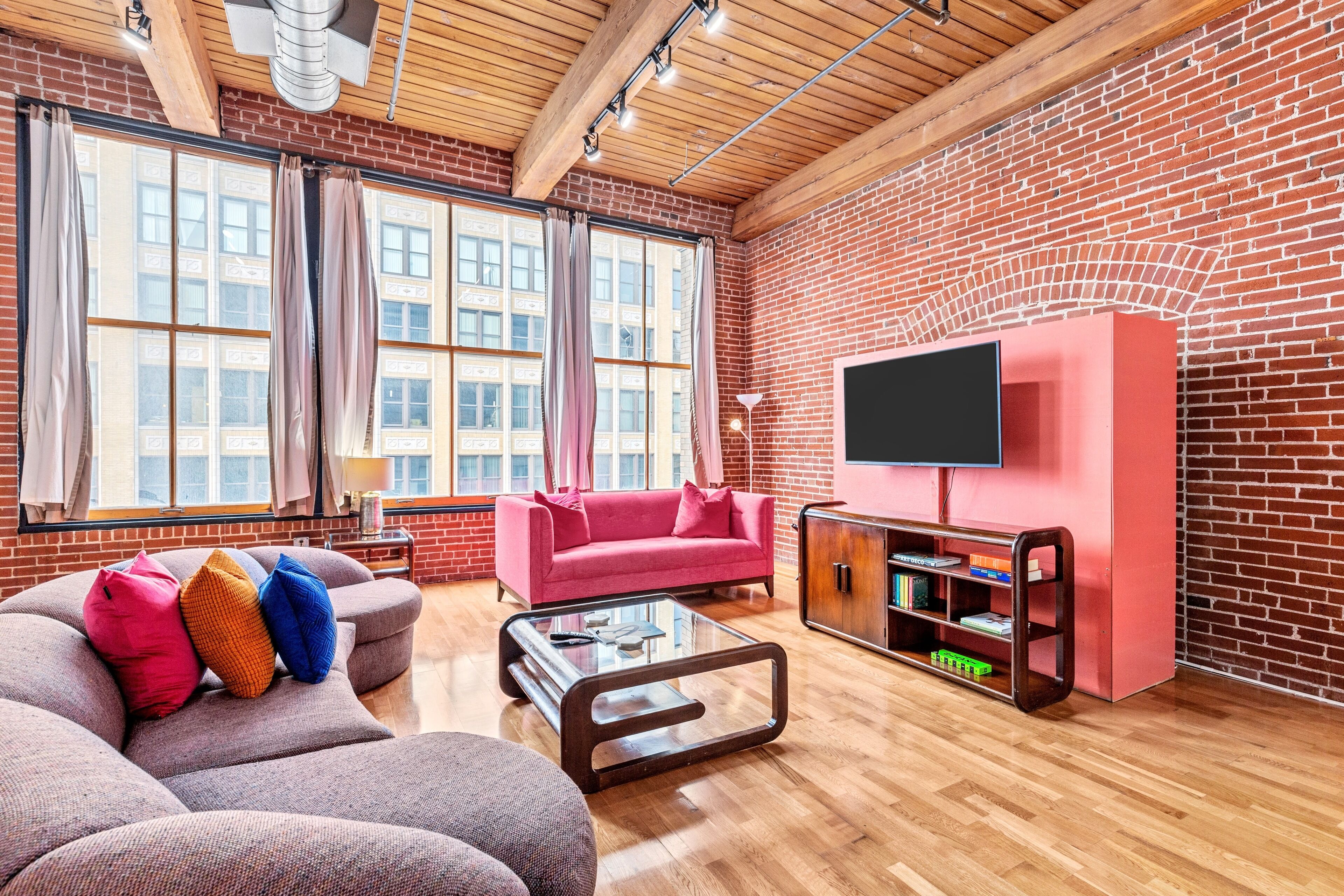 StaySTL-Extended Stays-BR Loft-Pets-W/D