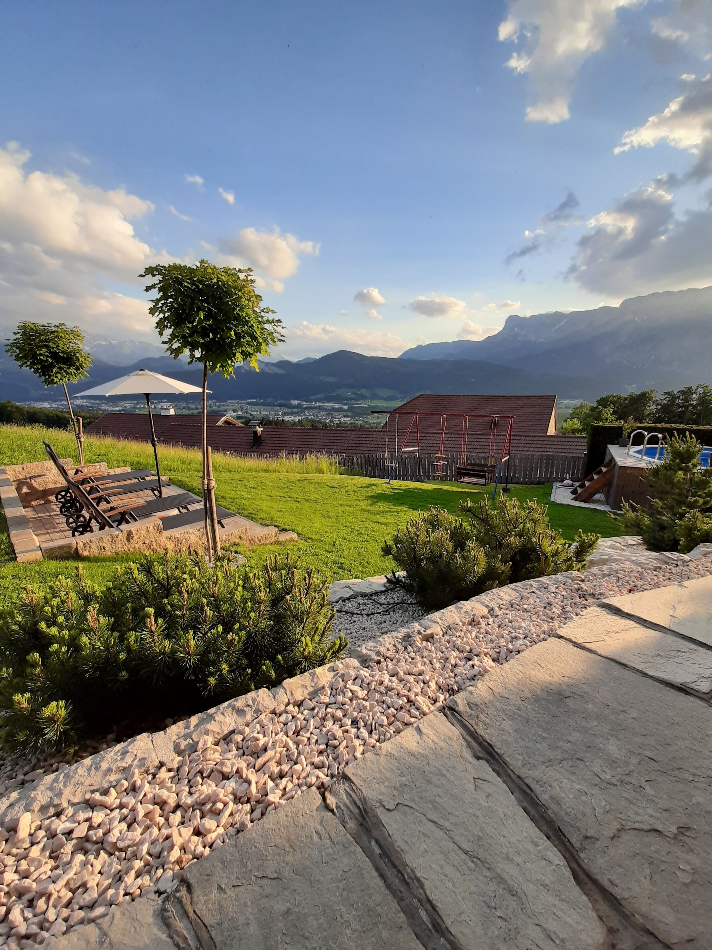 Rest and relaxation, family vacation, large garden