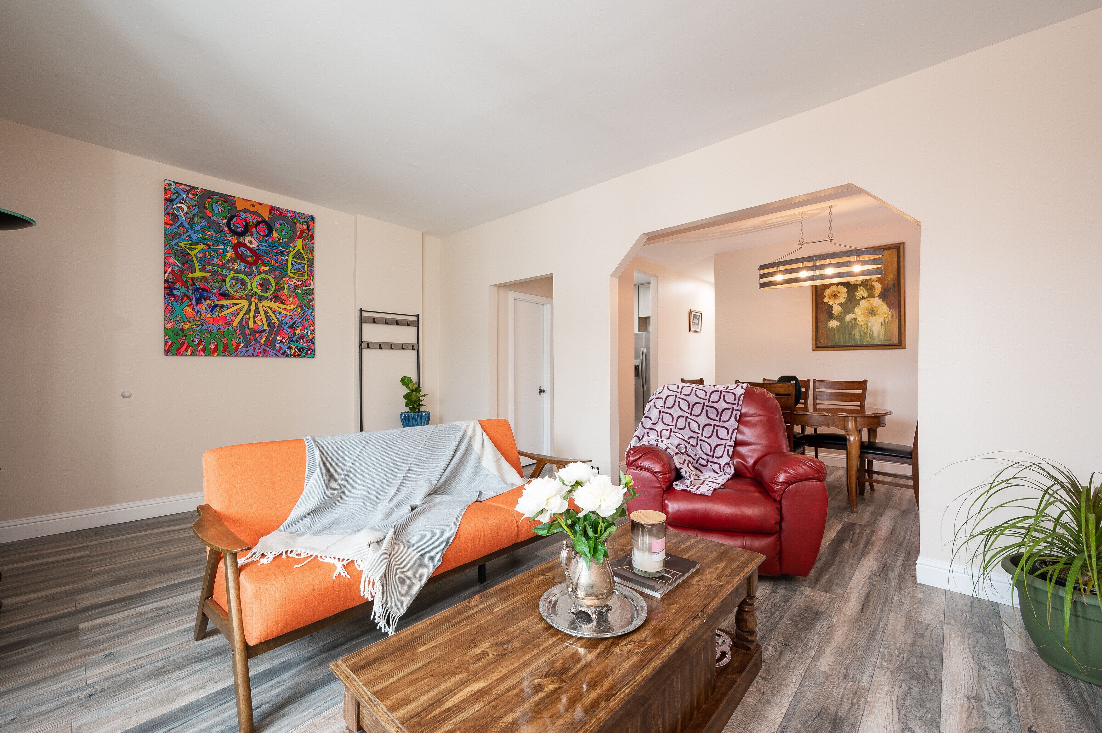 Beautiful 3 bedroom beach condo a block away from GG park