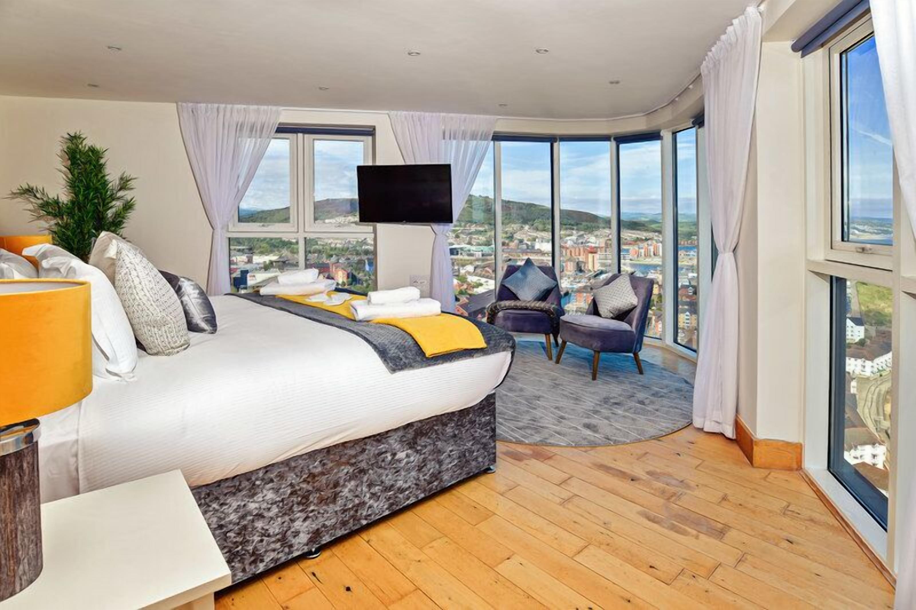 Penthouse - Stunning Panoramic Views,