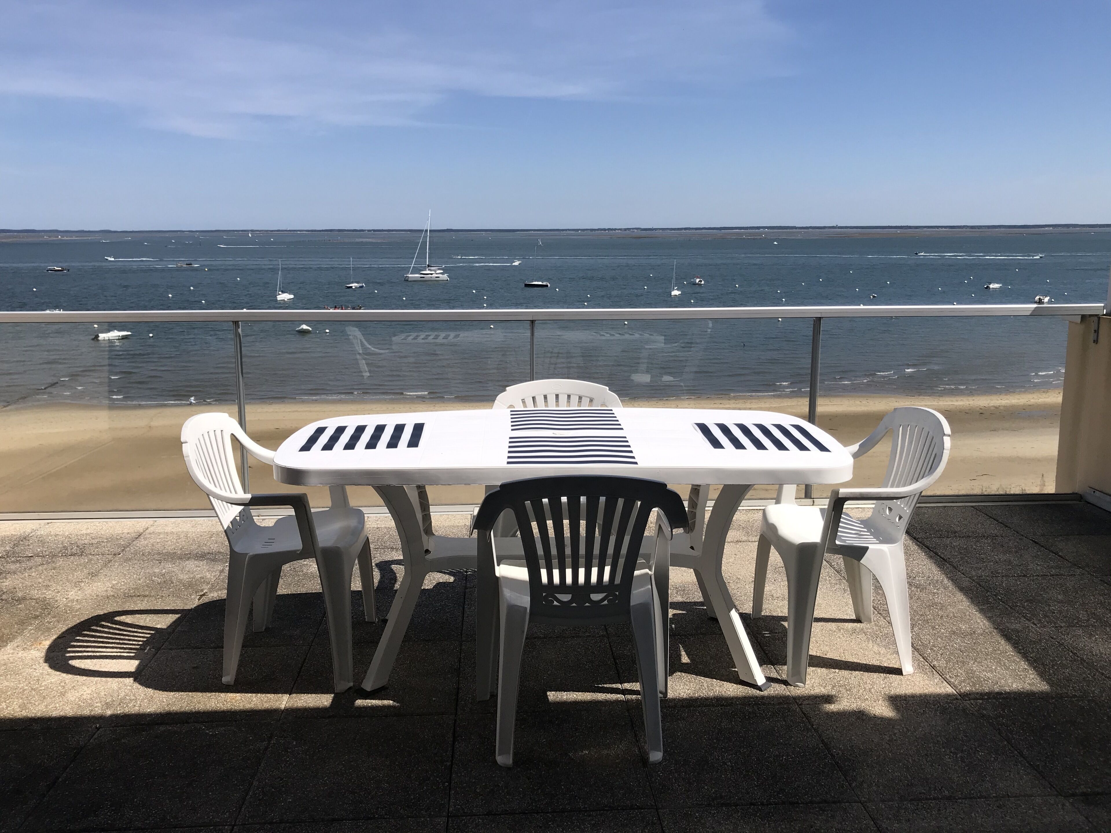 ARCACHON center Front de mer Apartment 65 M2 with large private terrace