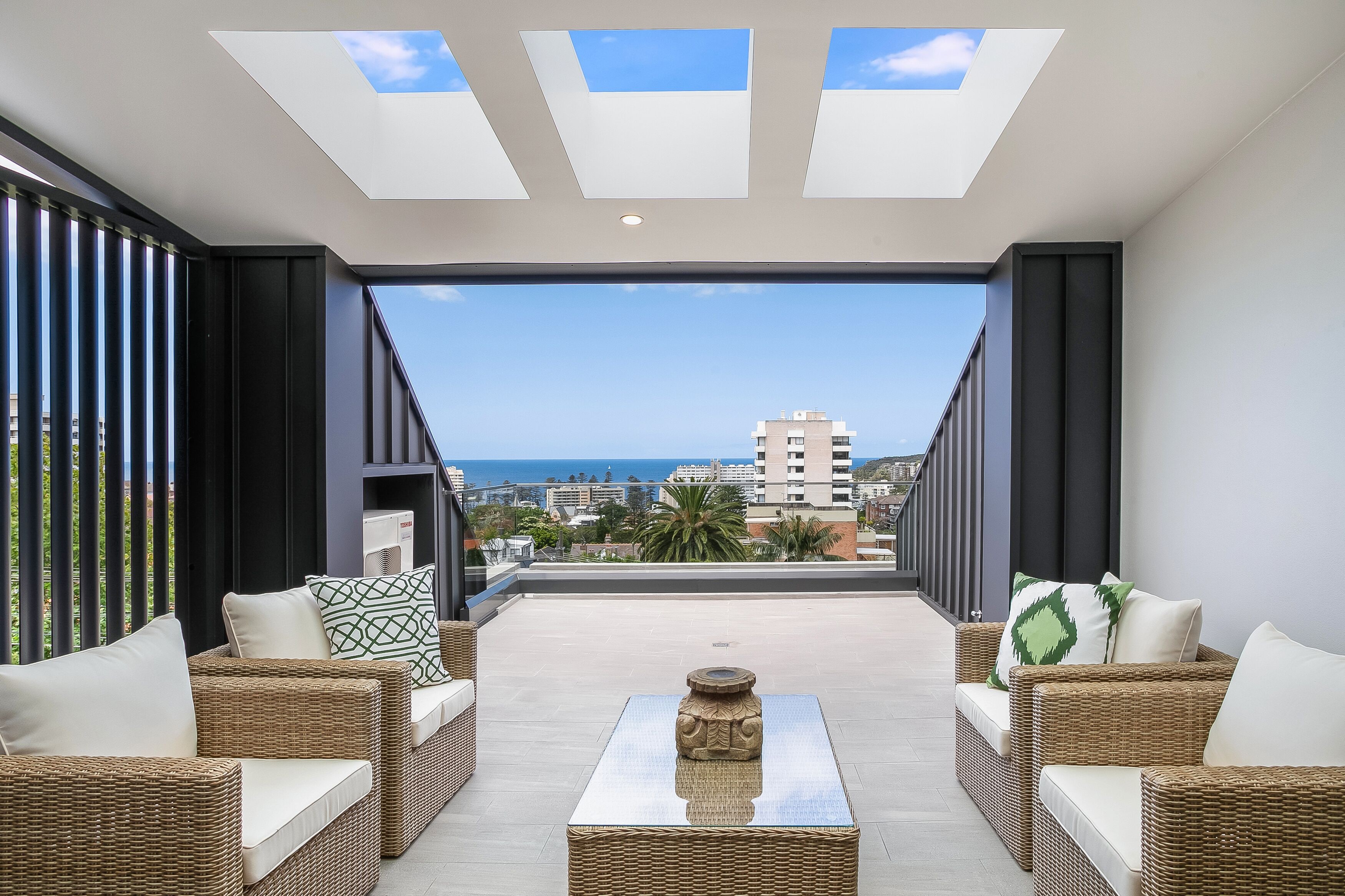 New Designer Penthouse Overlooking Manly, the Ocean and Harbour