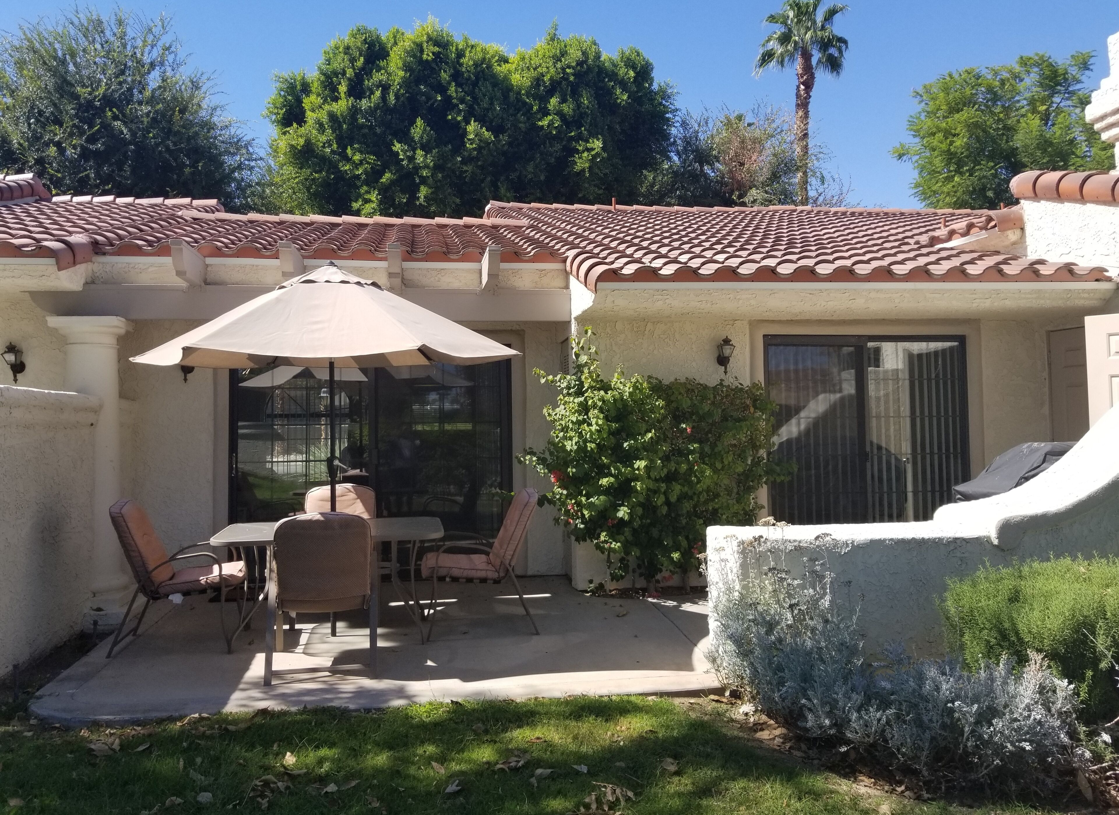 Poolside Villa, 2+2, Great Location