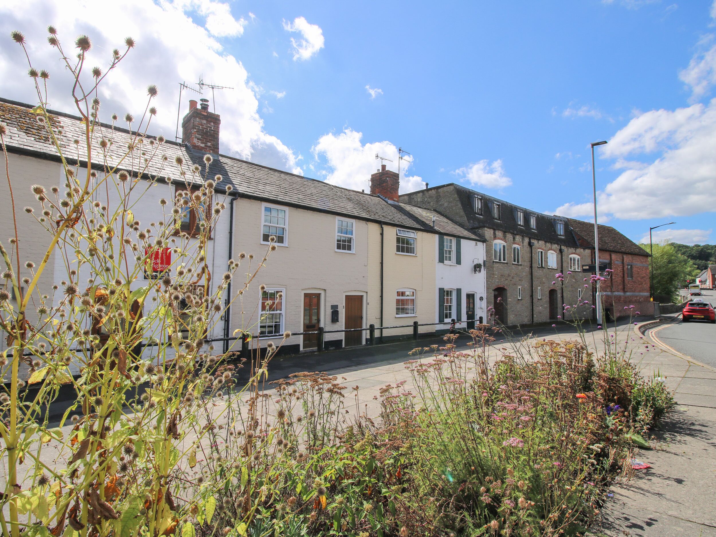 MOORHEN COTTAGE, romantic, character holiday cottage in Ludlow