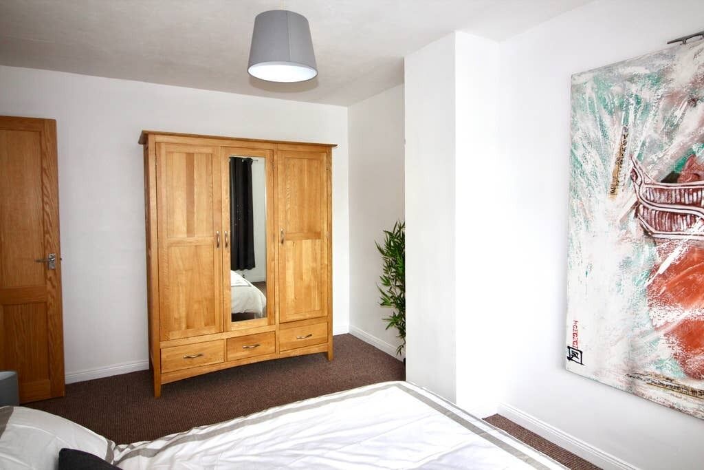 3 bed house in suburbs of Belfast, sleeps up to 5