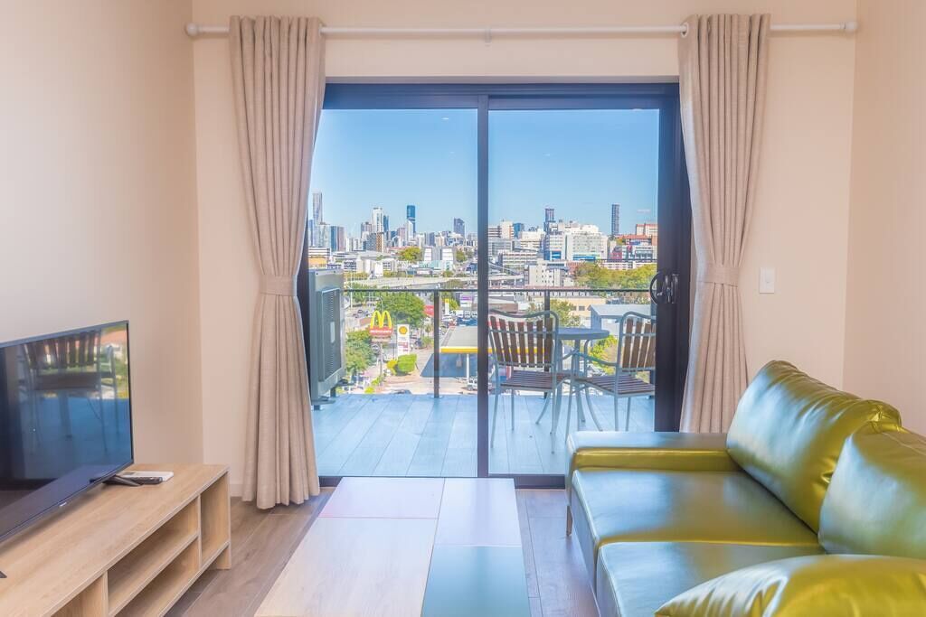 Stylish 2bedroom Penthouse + Studio