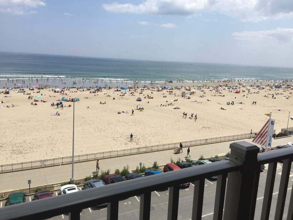 Oceanfront Penthouse Condo with Beautiful Beach View 