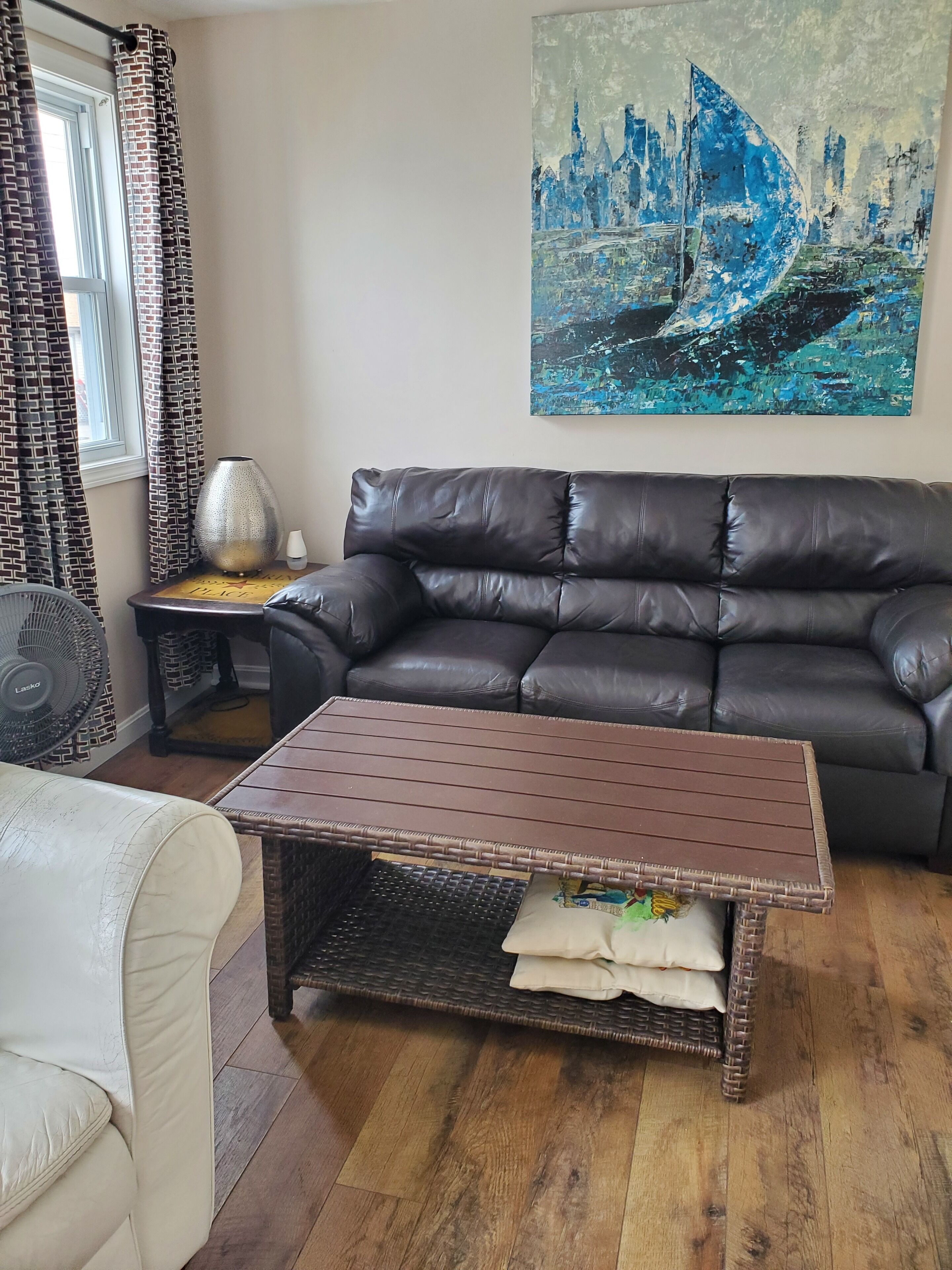 Spacious Two Level Beach Unit