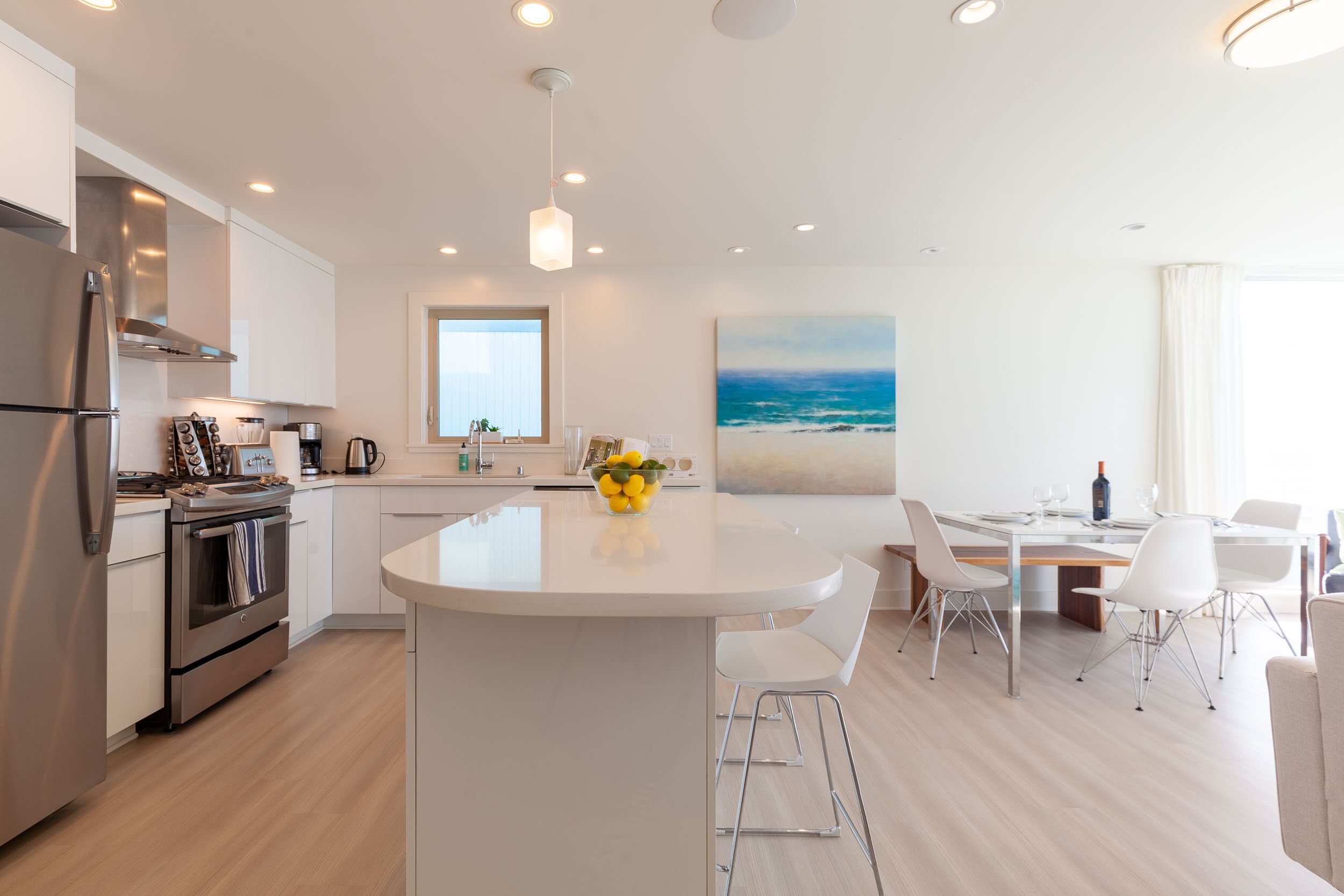 Luxury Beachfront Condo (2)