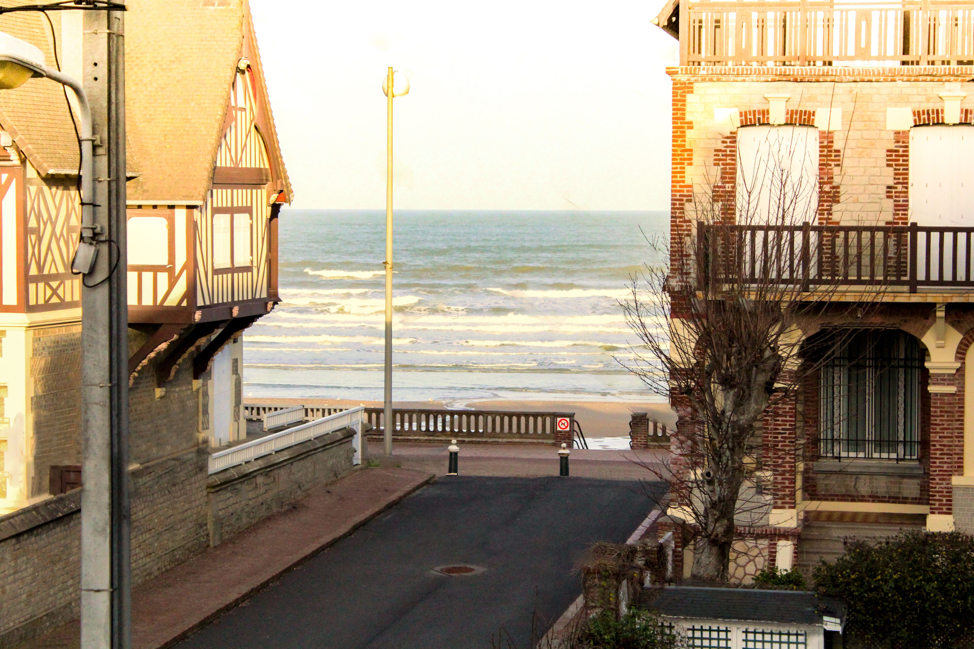 Bright apartment with partial sea view terrace Cabourg center
