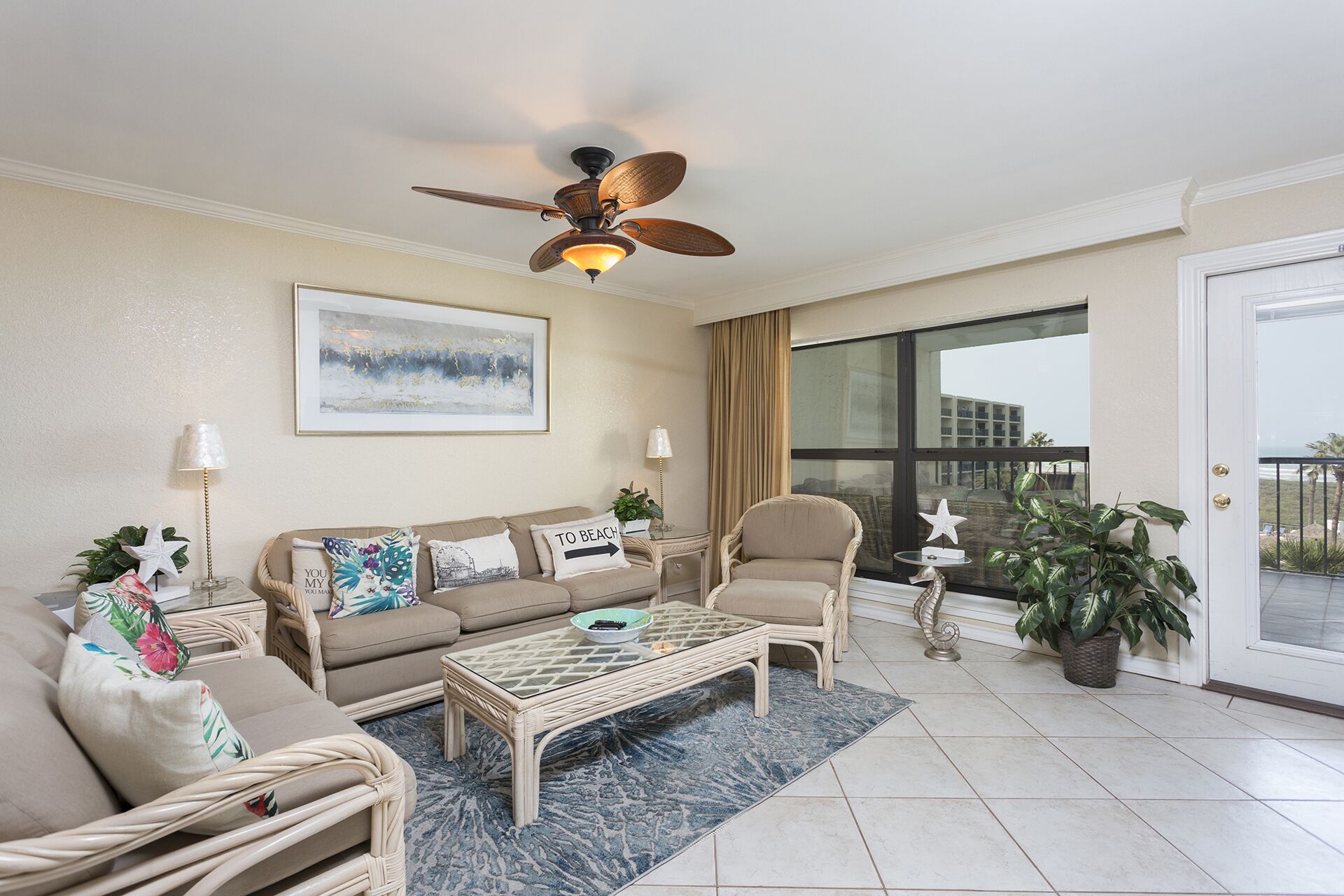 Saida IV 401 - Beach views, resort amenities, 2-bedroom plus sofa bed