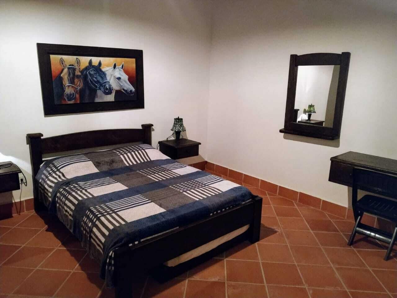 Room Ezequiel