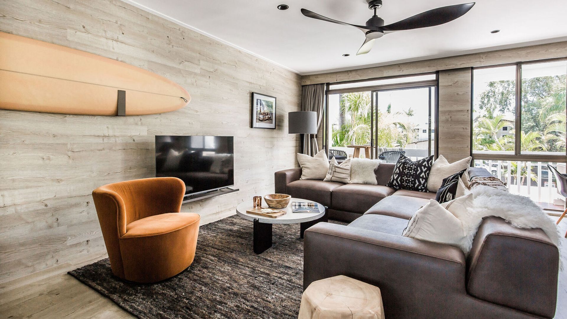 WALK TO BEACH, SHOPS, CAFES - STYLE - AIR CON