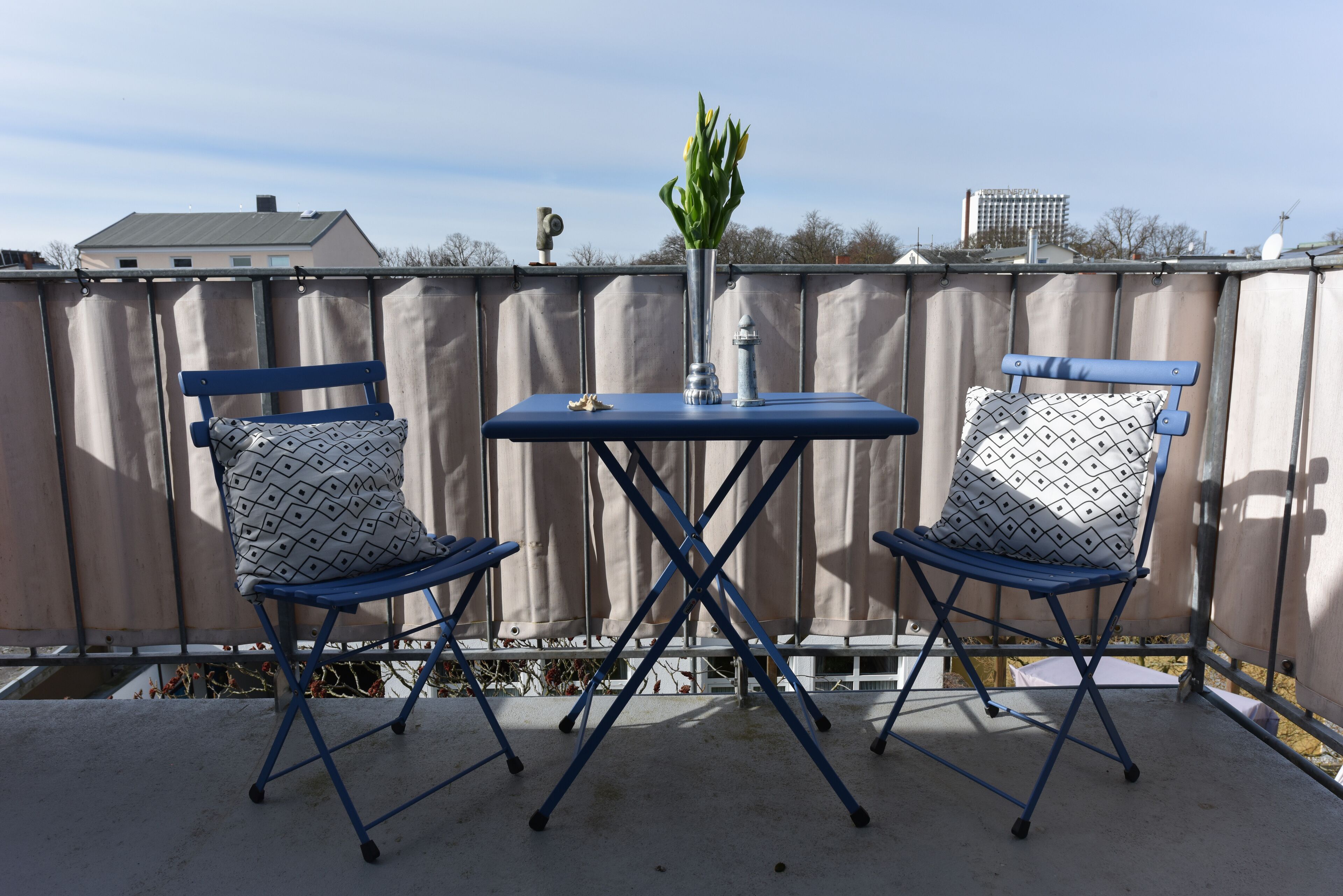 Apartment "porthole"