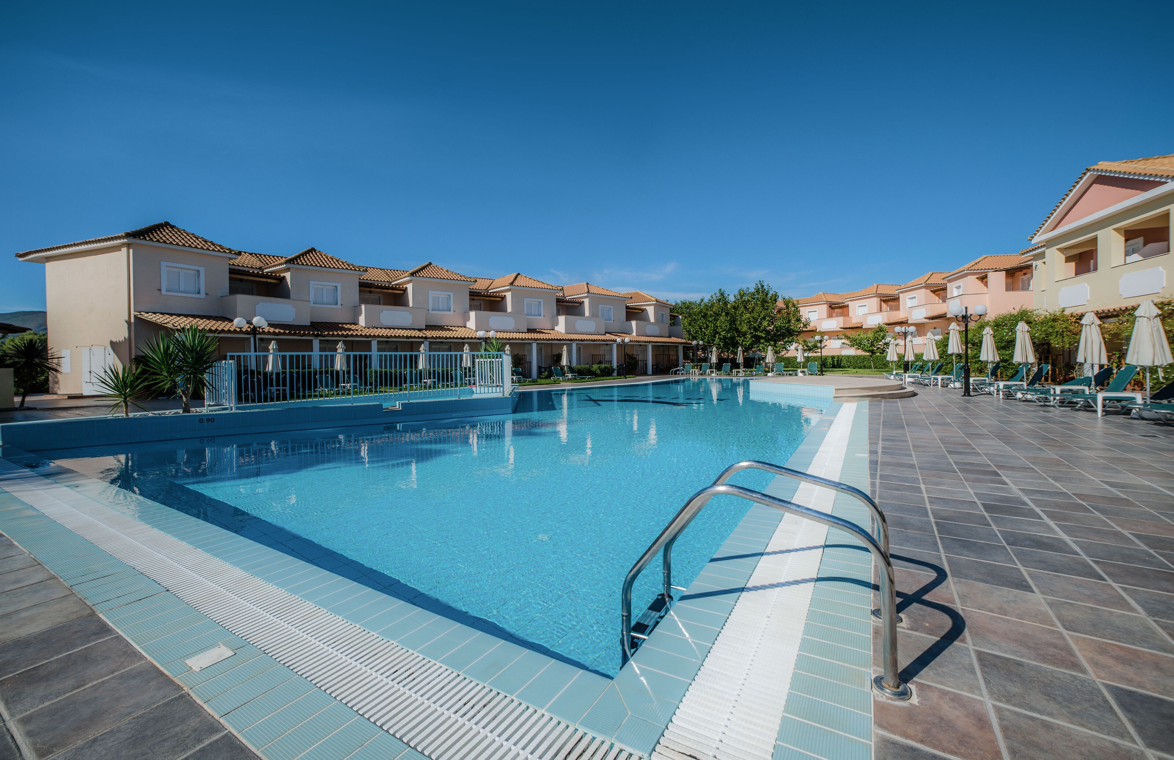 Zefyros Hotel Village