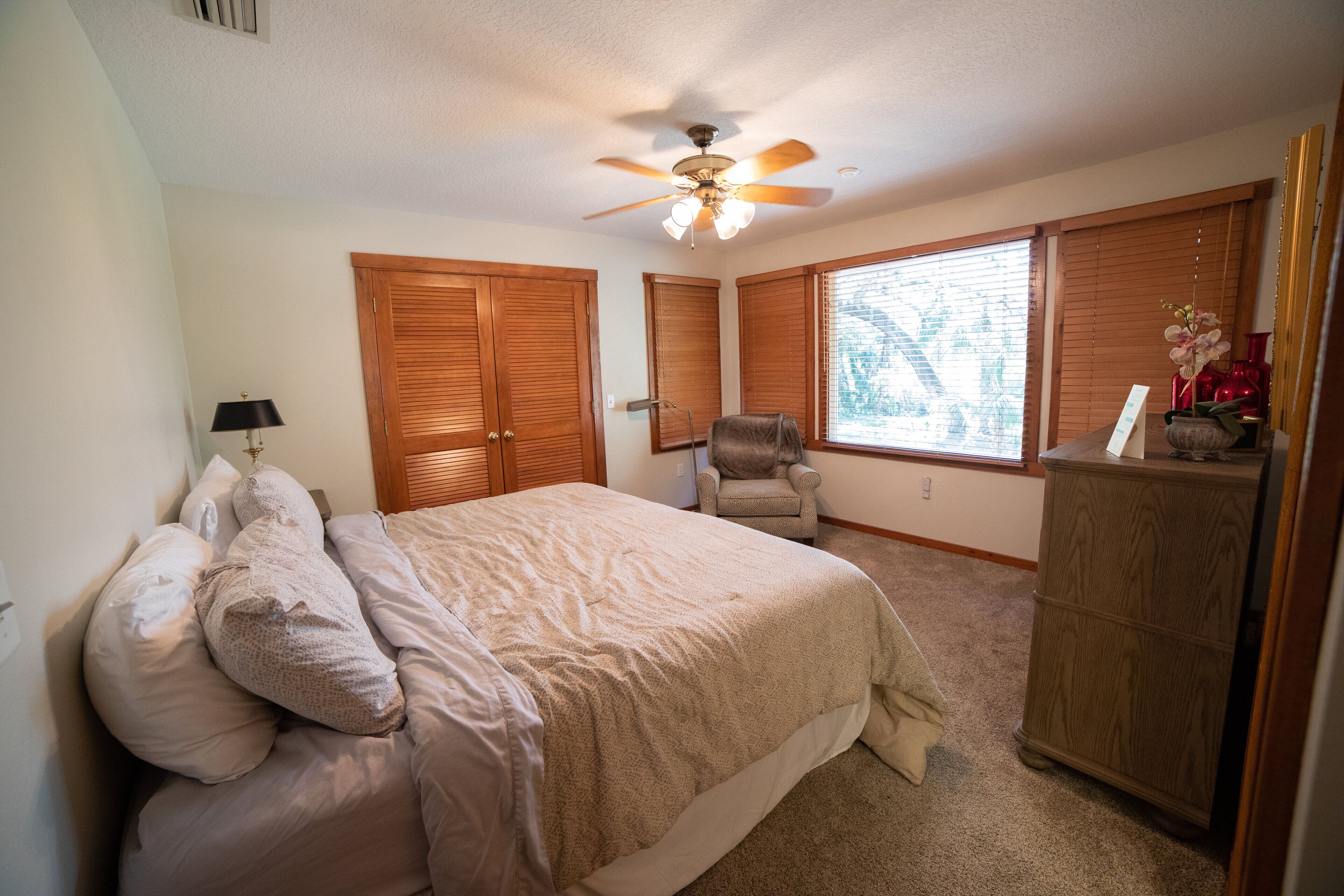 Renew Room in Emerald House