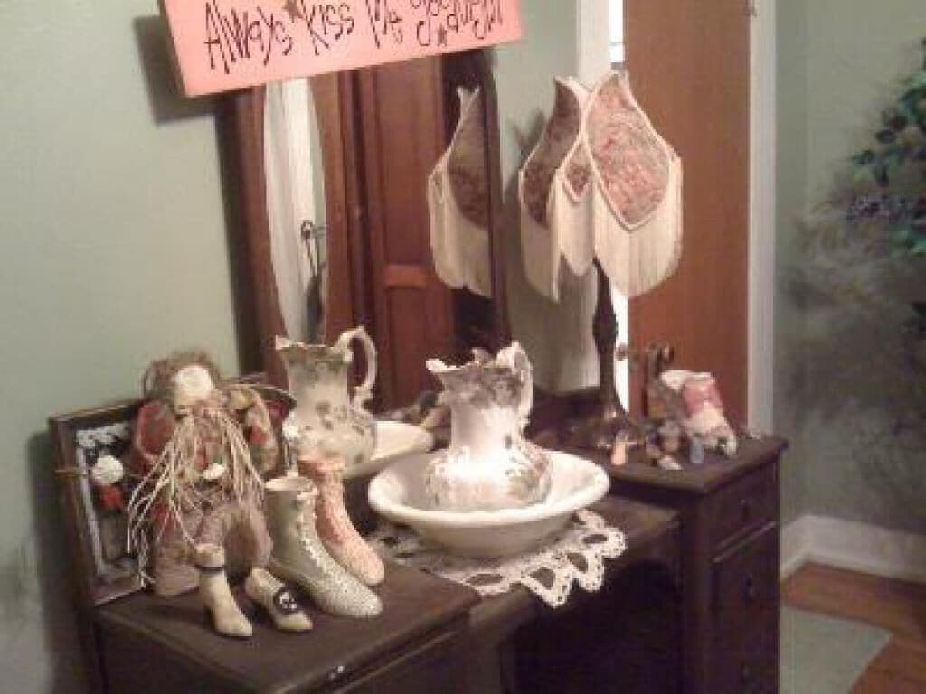 Queen Ensuite with Garden View at Music Garden Mansion