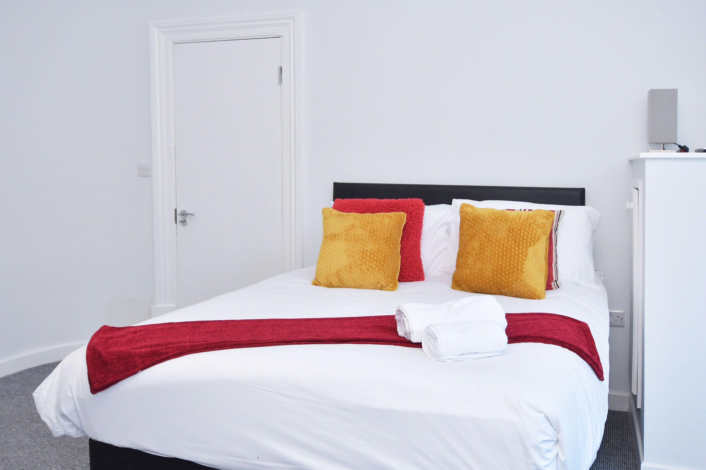 Townhouse @ 15 Brunswick Place Stoke - Double Room