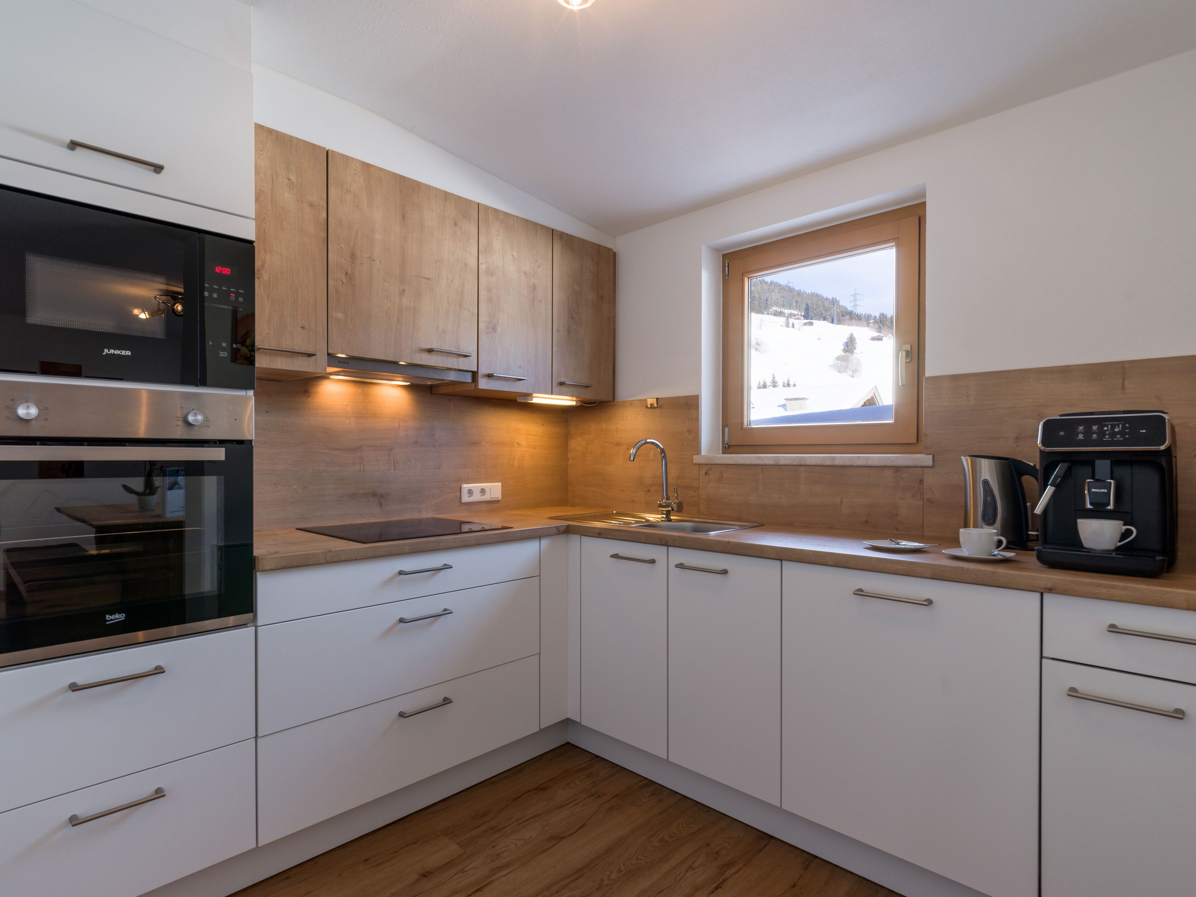Apartment mit 3 Schlafzimmern und Balkon