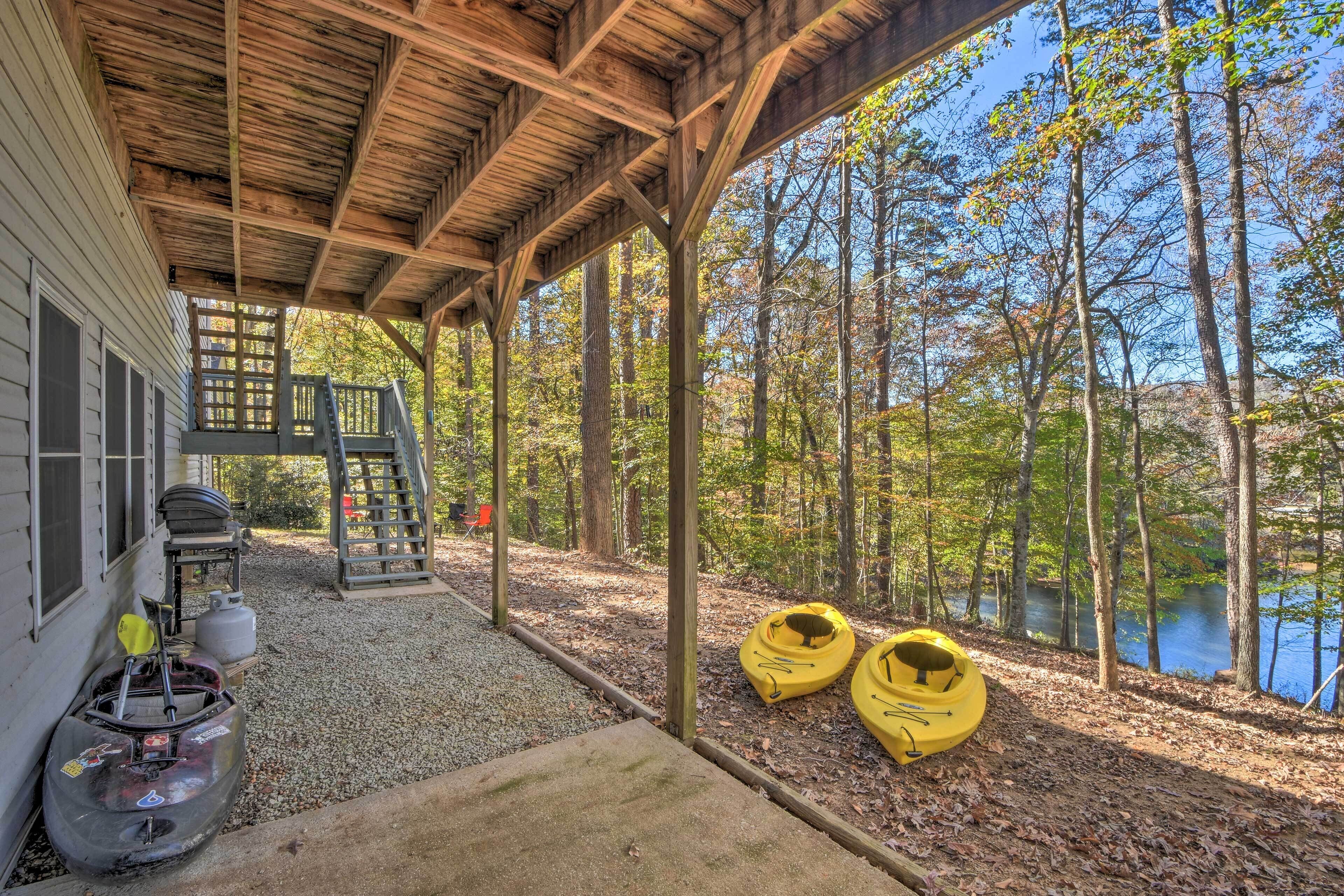 Luxe Lake Hartwell Waterfront Getaway w/ Fire Pit!