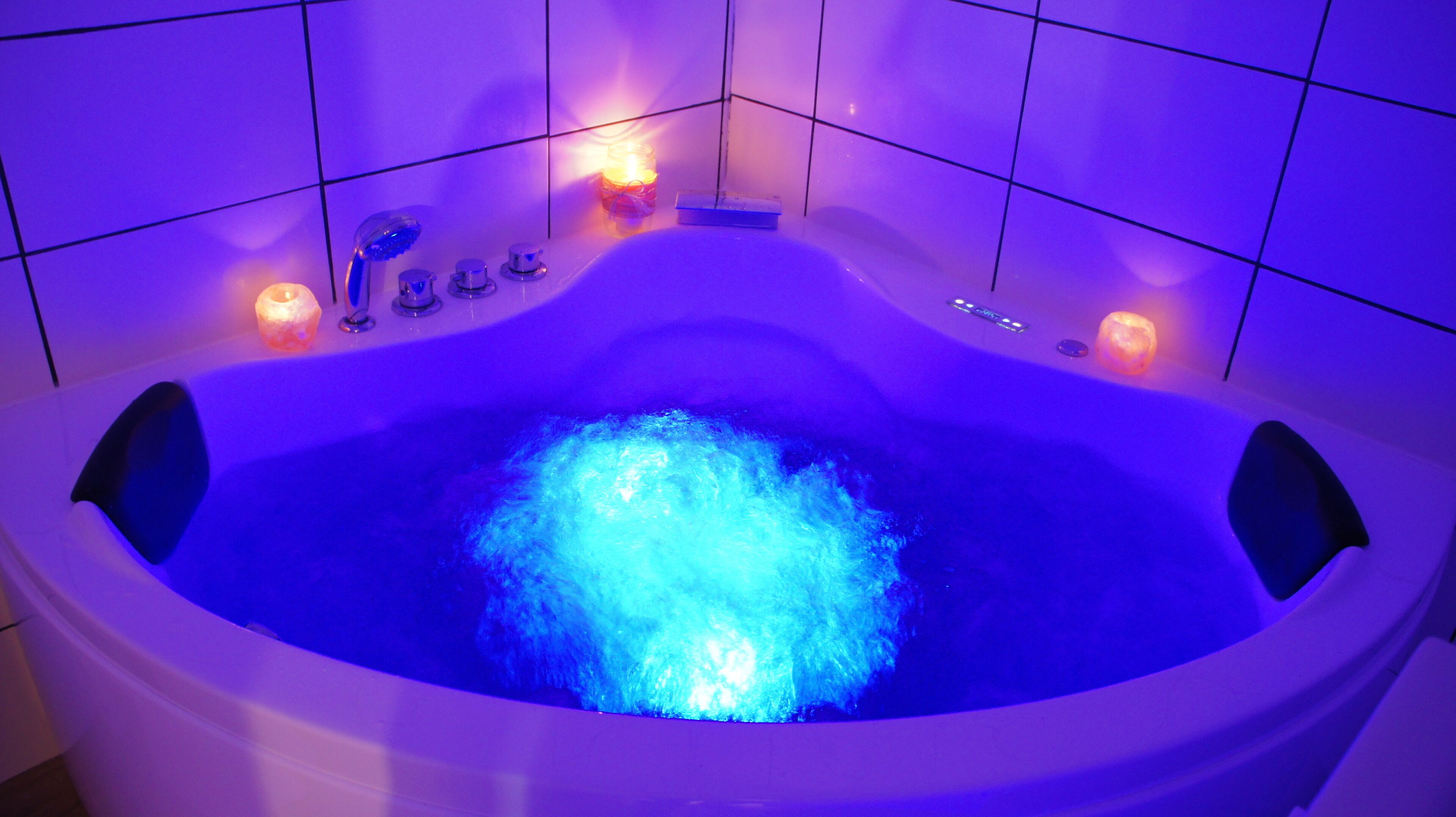 the apartment & golden 🟠 studio 1⭐. Balneotherapy and couple ♥️🫂🛀