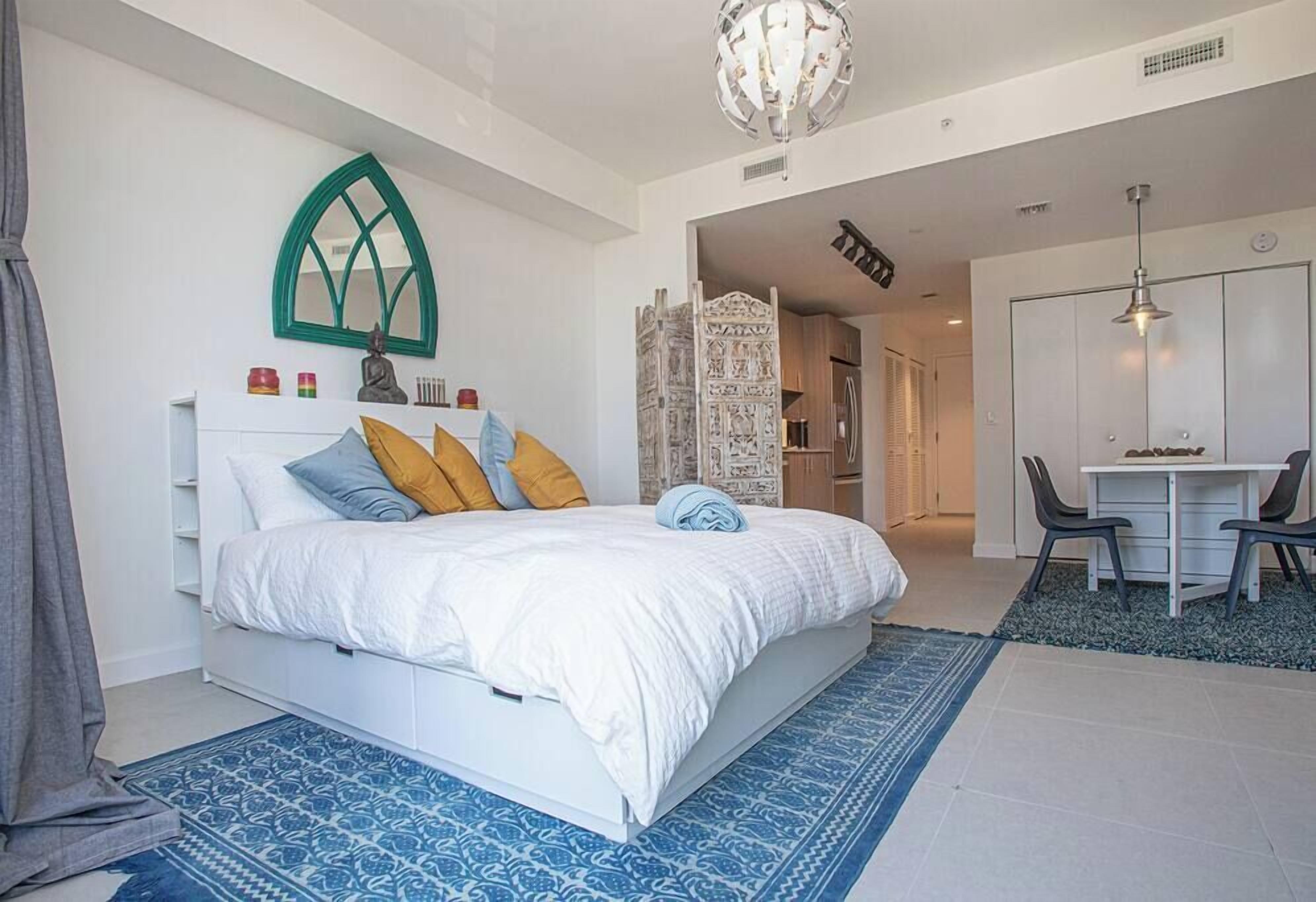 Luxury Studio Apartment in Downtown Doral