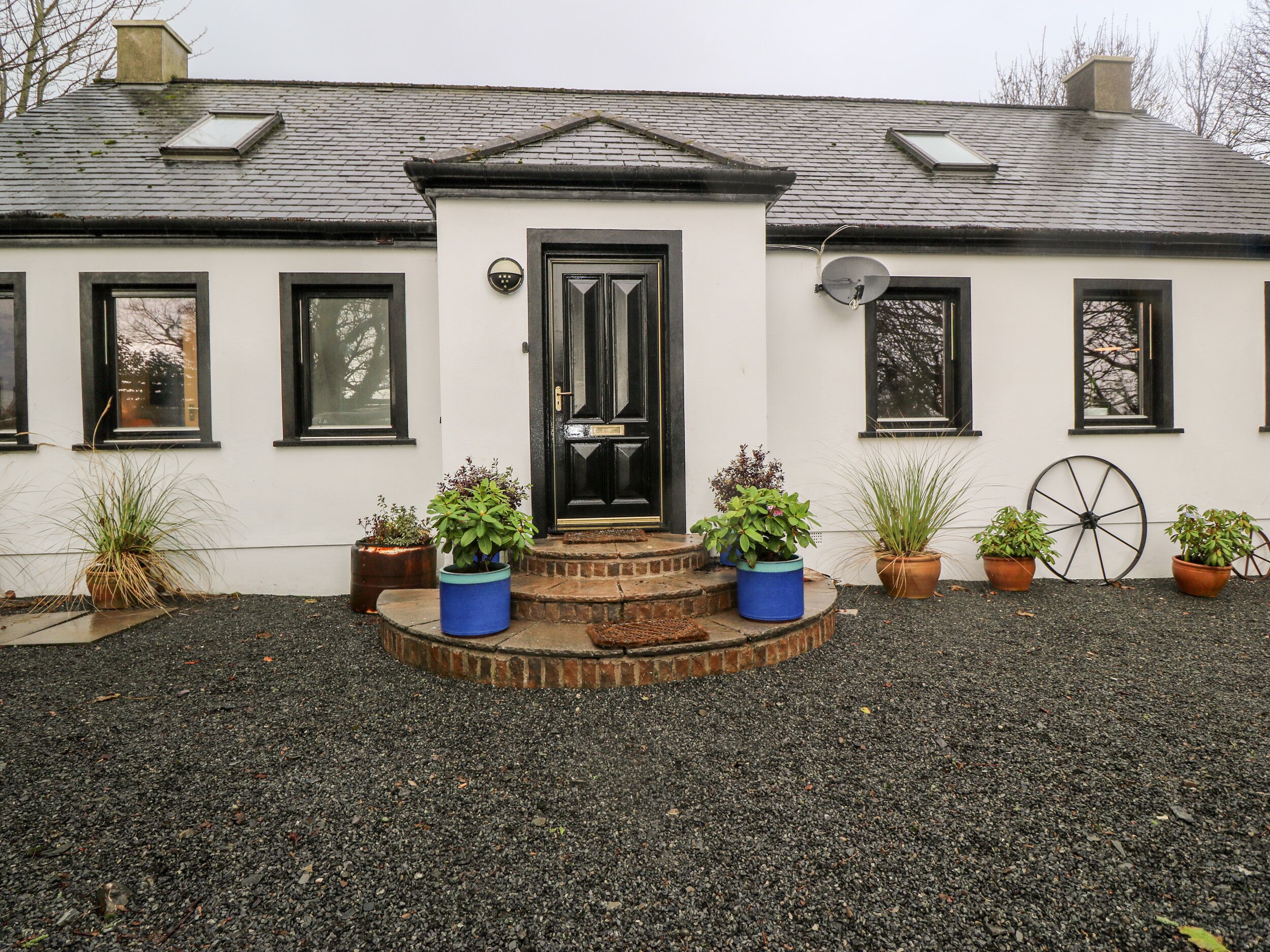 THE STABLES, family friendly, with a garden in Sandhead