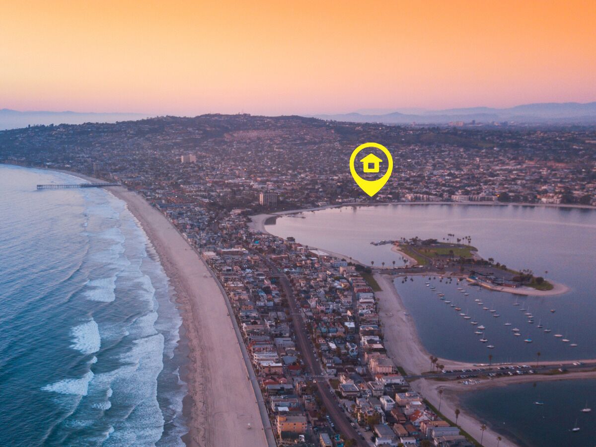 Beach House one block from Mission Bay w/AC