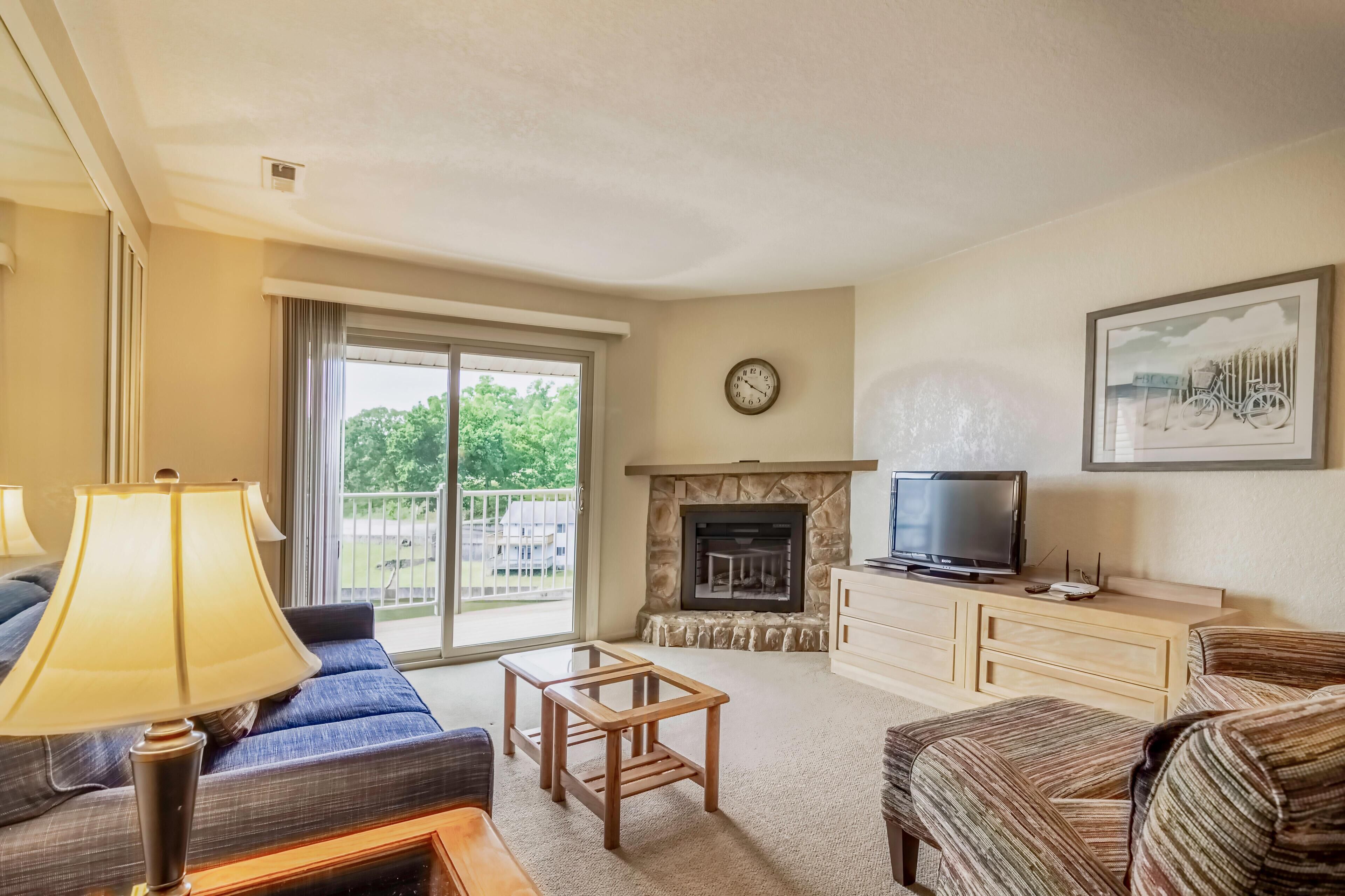 Spacious Condo 101 w/ Full-Sized Kitchen, Grill, & Deck Overlooking the Lake