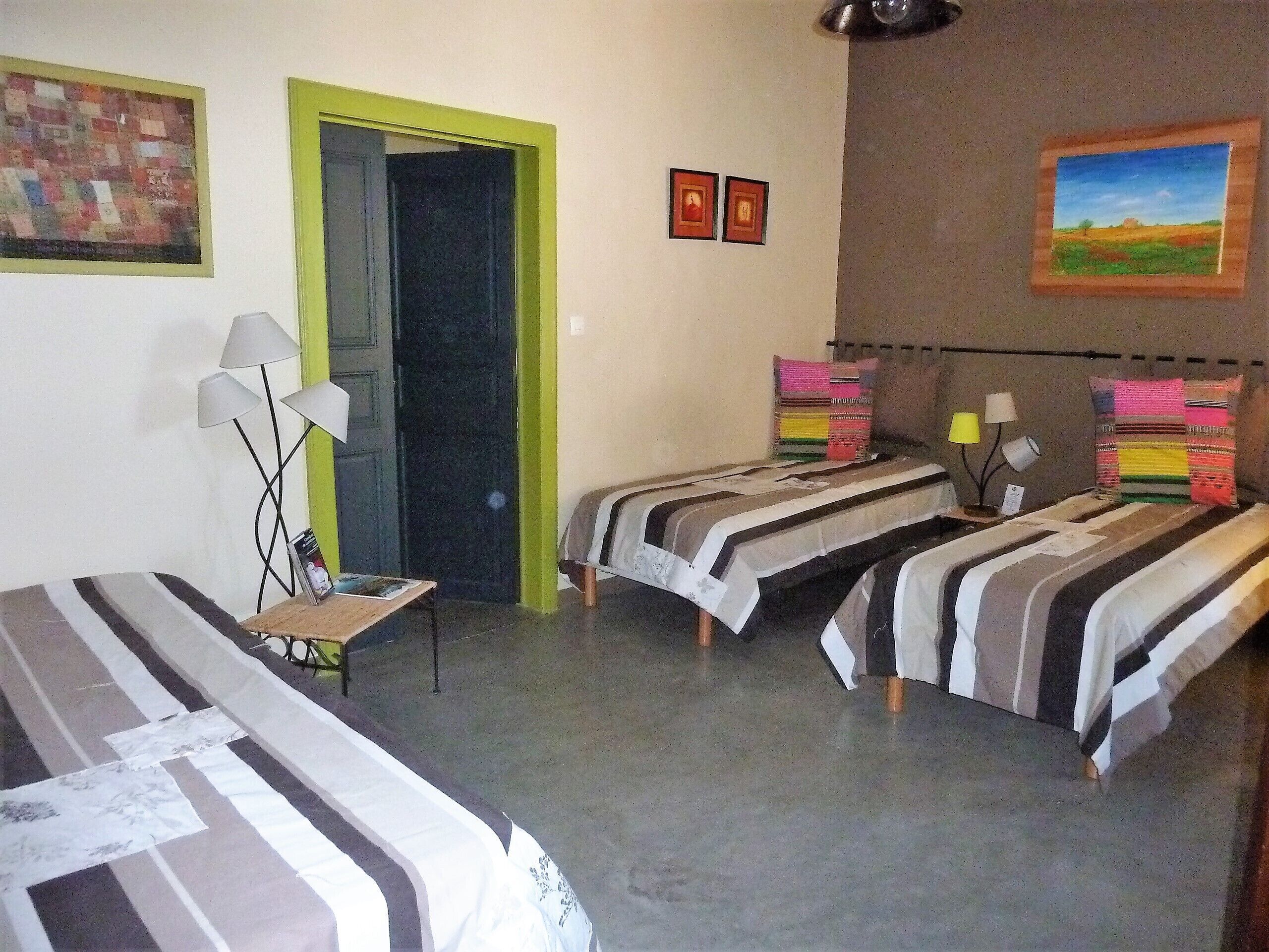 Suite-Connected-Ensuite-Balcony-JULIETTE & PAUL