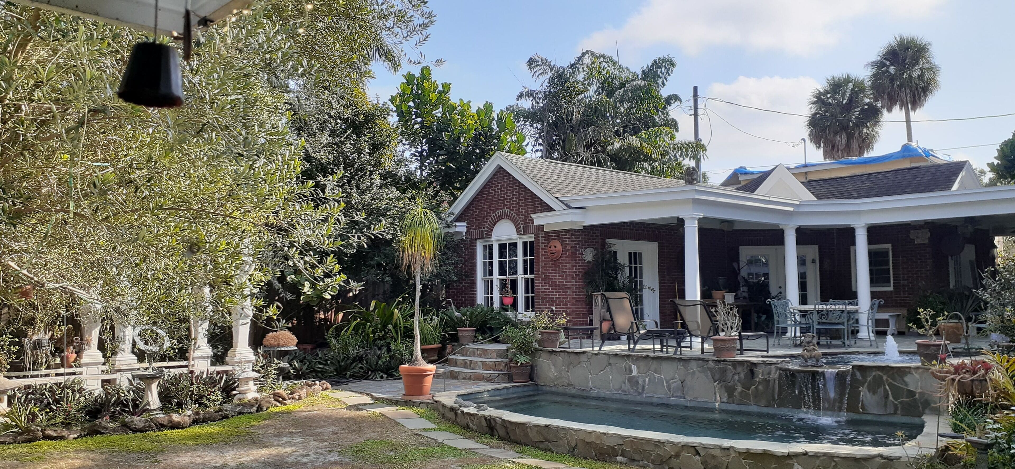 Quiet Garden Retreat Downtown Orlando - Private Apartment, Shared Pool and Patio